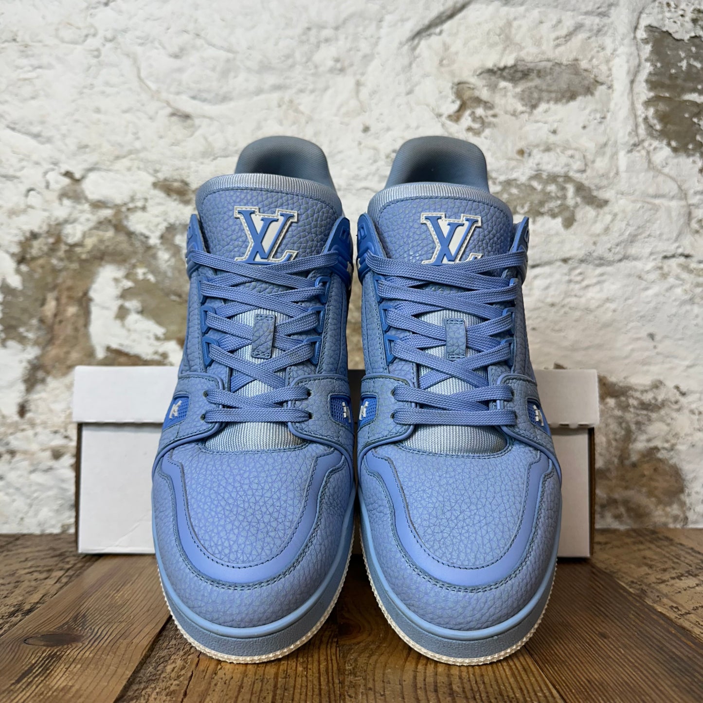 Louis Vuitton Light Gradient Blue Trainer Sneaker Sz 10.5 (9LV)