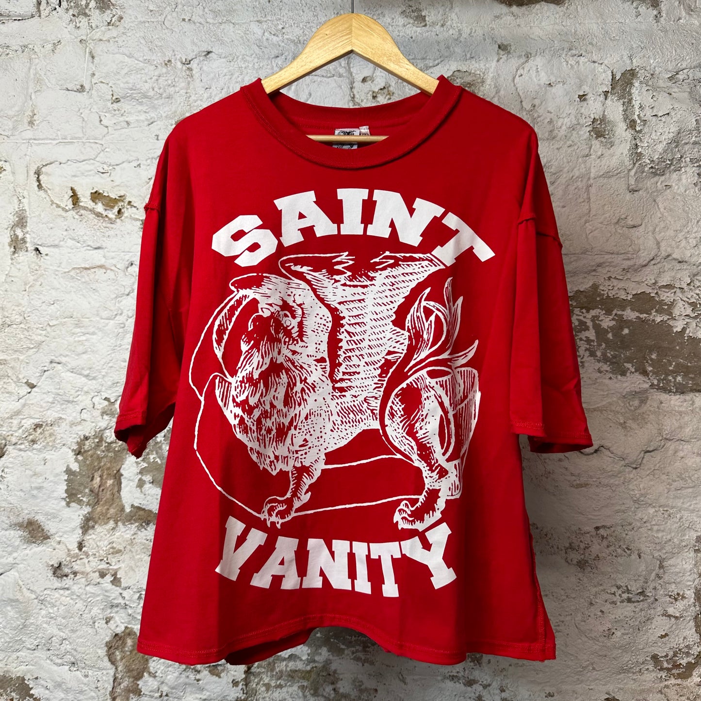Saint Vanity White Griffin T-shirt Red Sz XXL