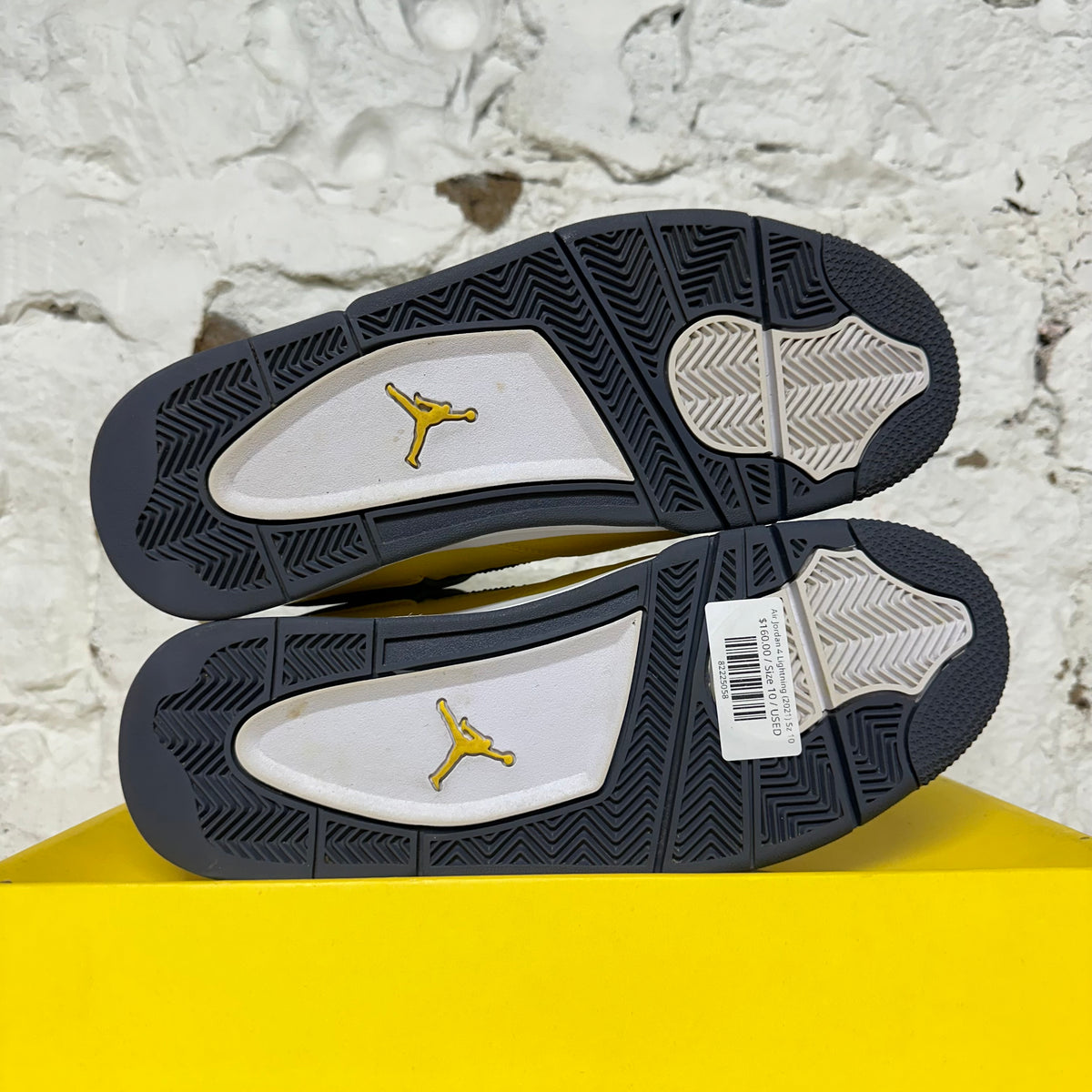 Air Jordan 4 Lightning (2021) Sz 10