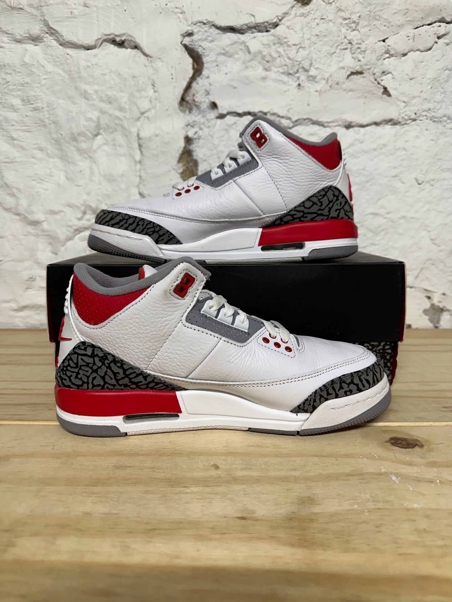 Air Jordan 3 Fire Red Sz 5.5Y
