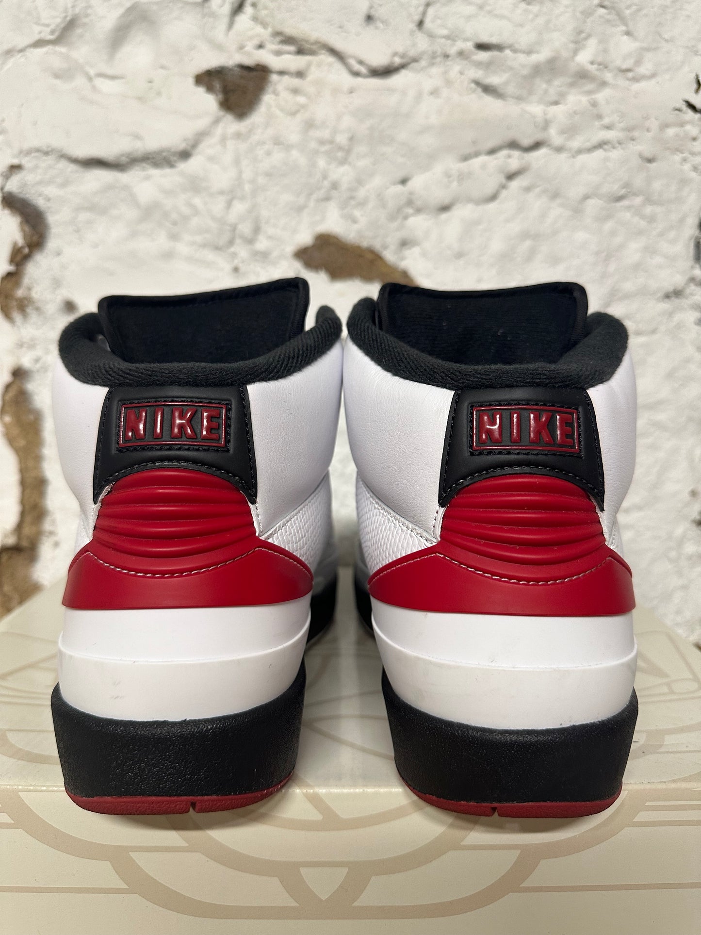 Air Jordan 2 Chicago Sz 9.5