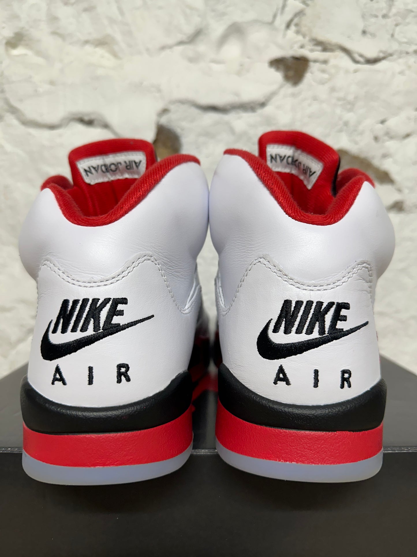 Air Jordan 5 Fire Red Black Tongue (2025) Sz 10