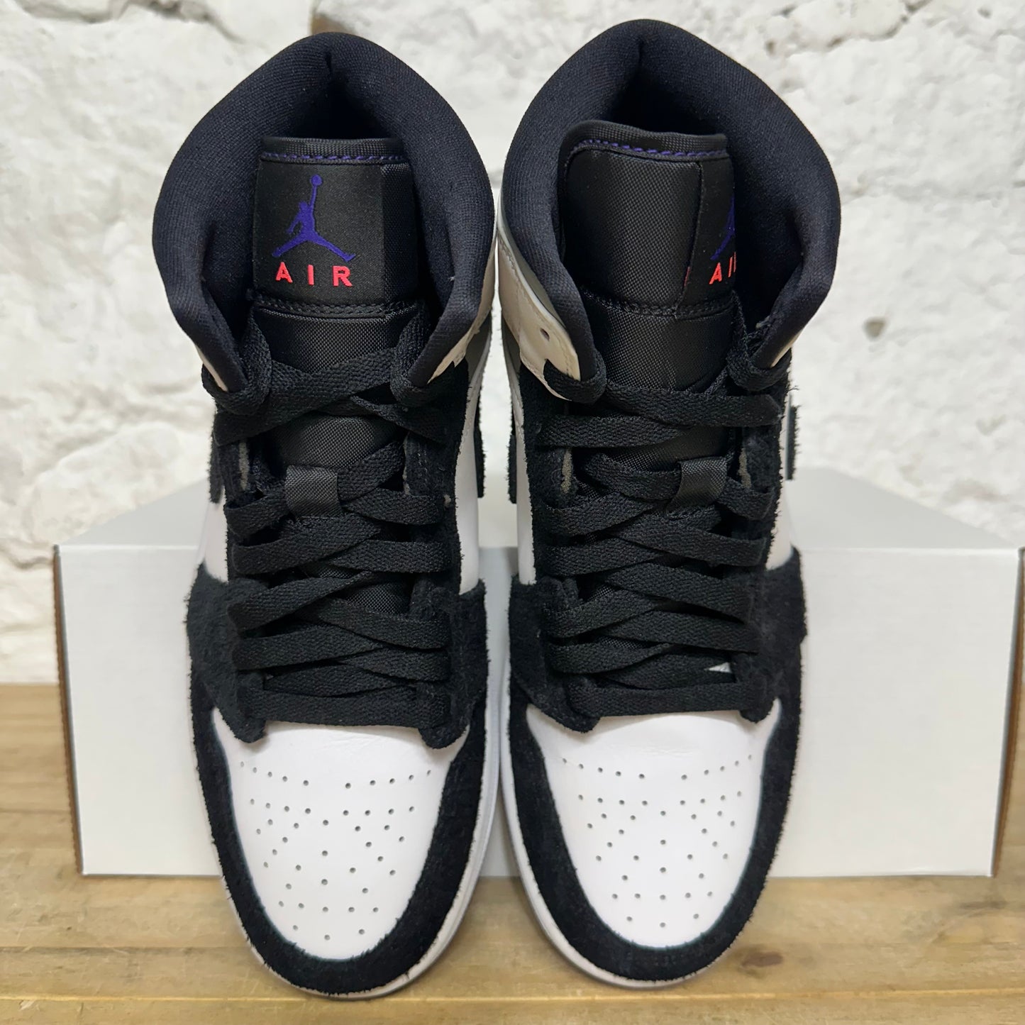 Air Jordan 1 Mid SE Purple Sz 8