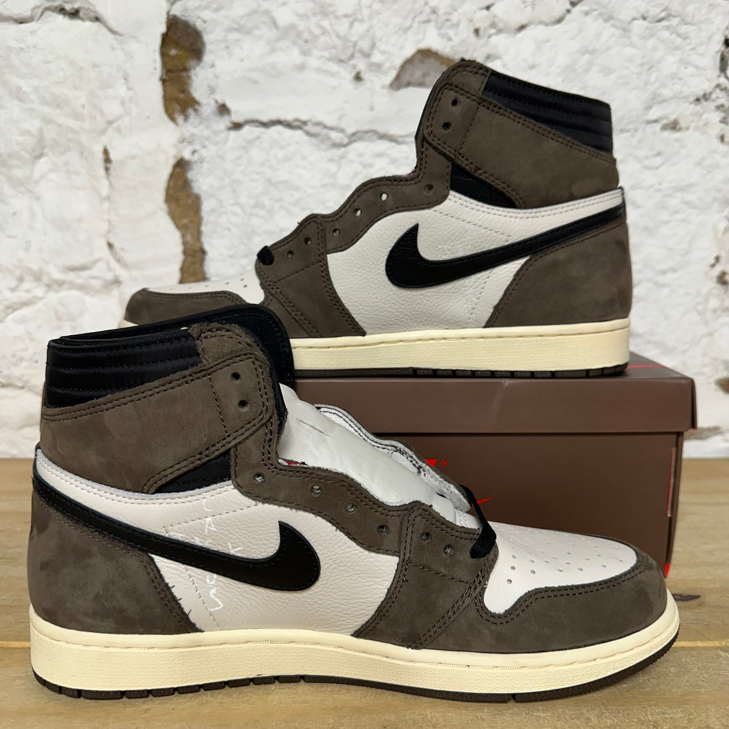 Air Jordan 1 High Travis Scott Mocha Sz 10.5 DS