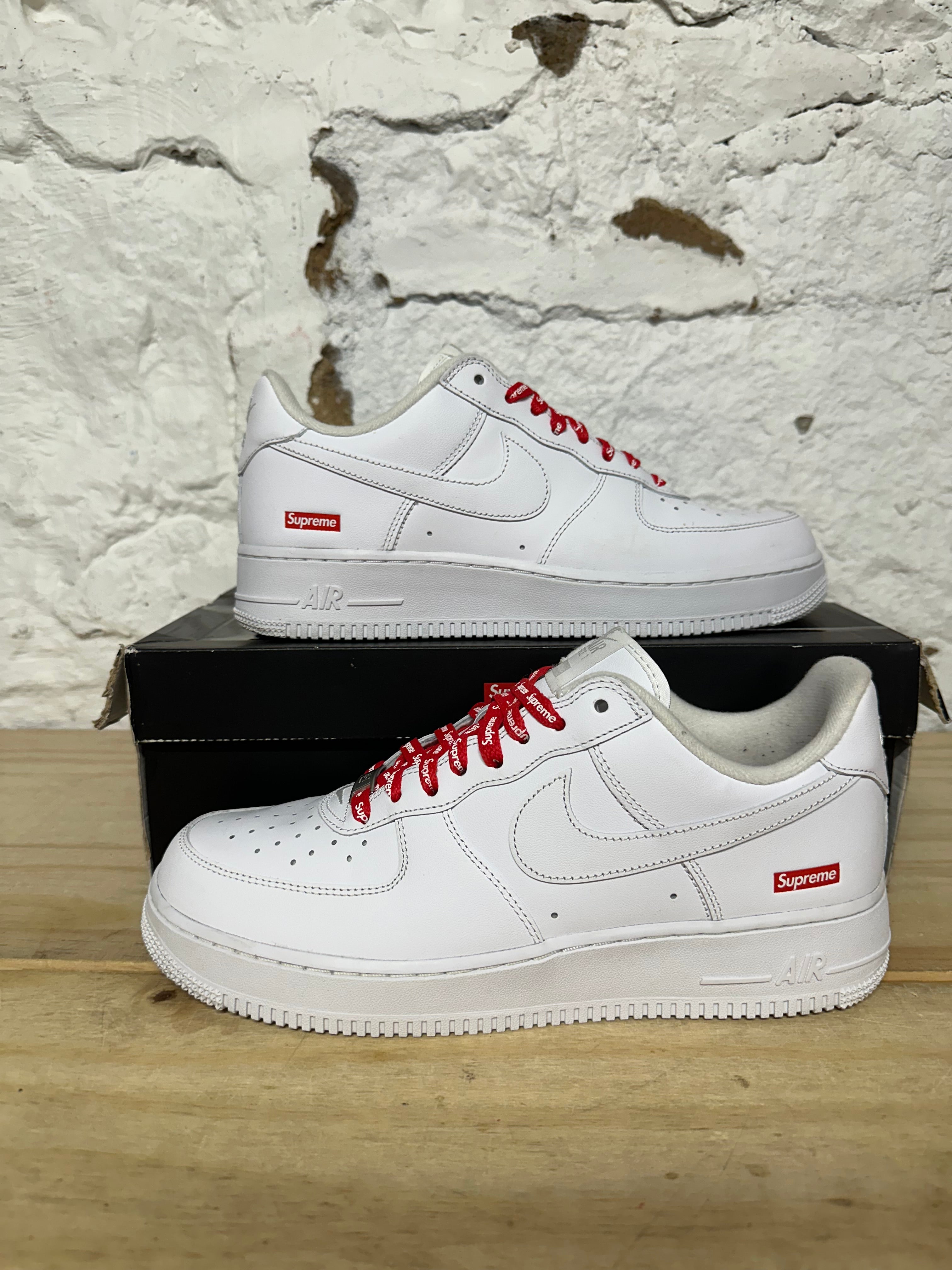 Nike Air Force 1 Low Supreme White Sz 9