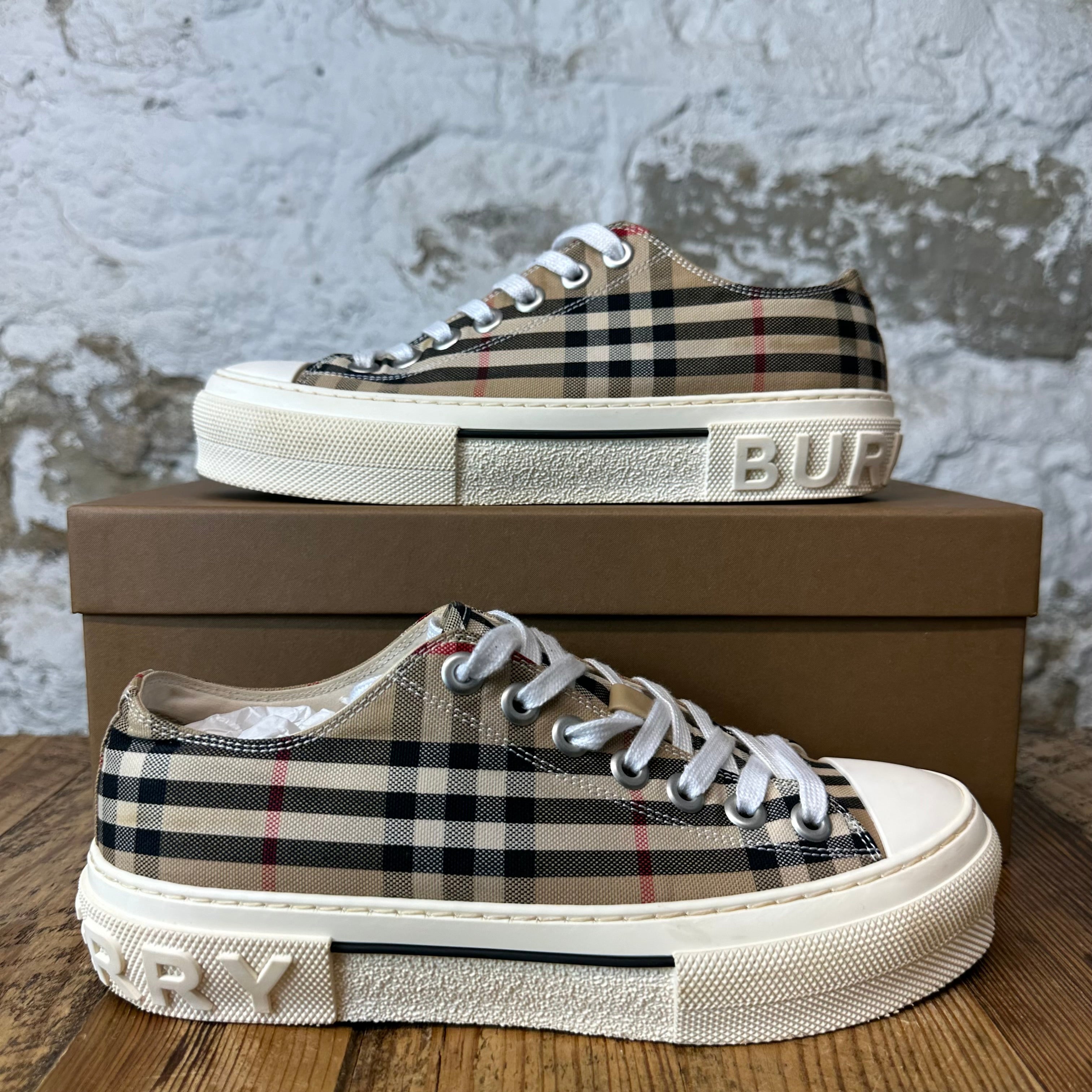 Burberry Tan Plaid Jack Sneaker Sz 6.5 (39)