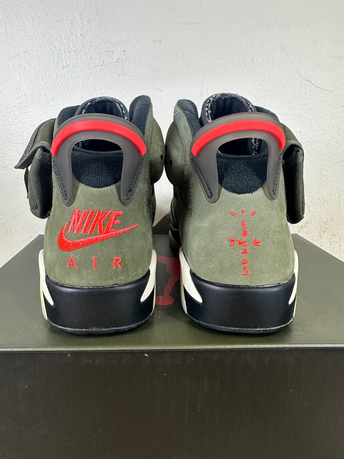 Air Jordan 6 Travis Scott Olive Sz 8.5 DS