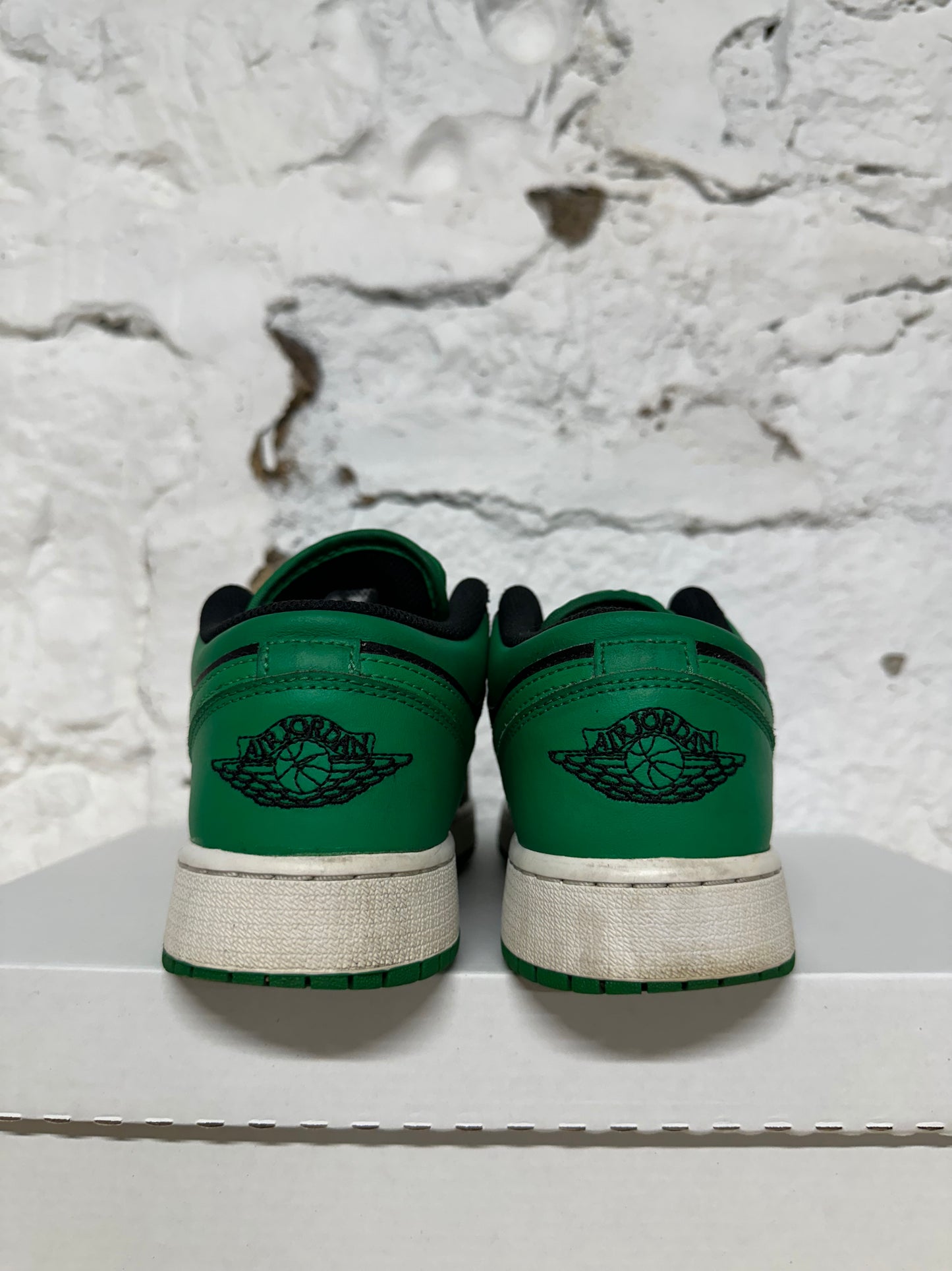 Air Jordan 1 Low Lucky Green Sz 6.5Y