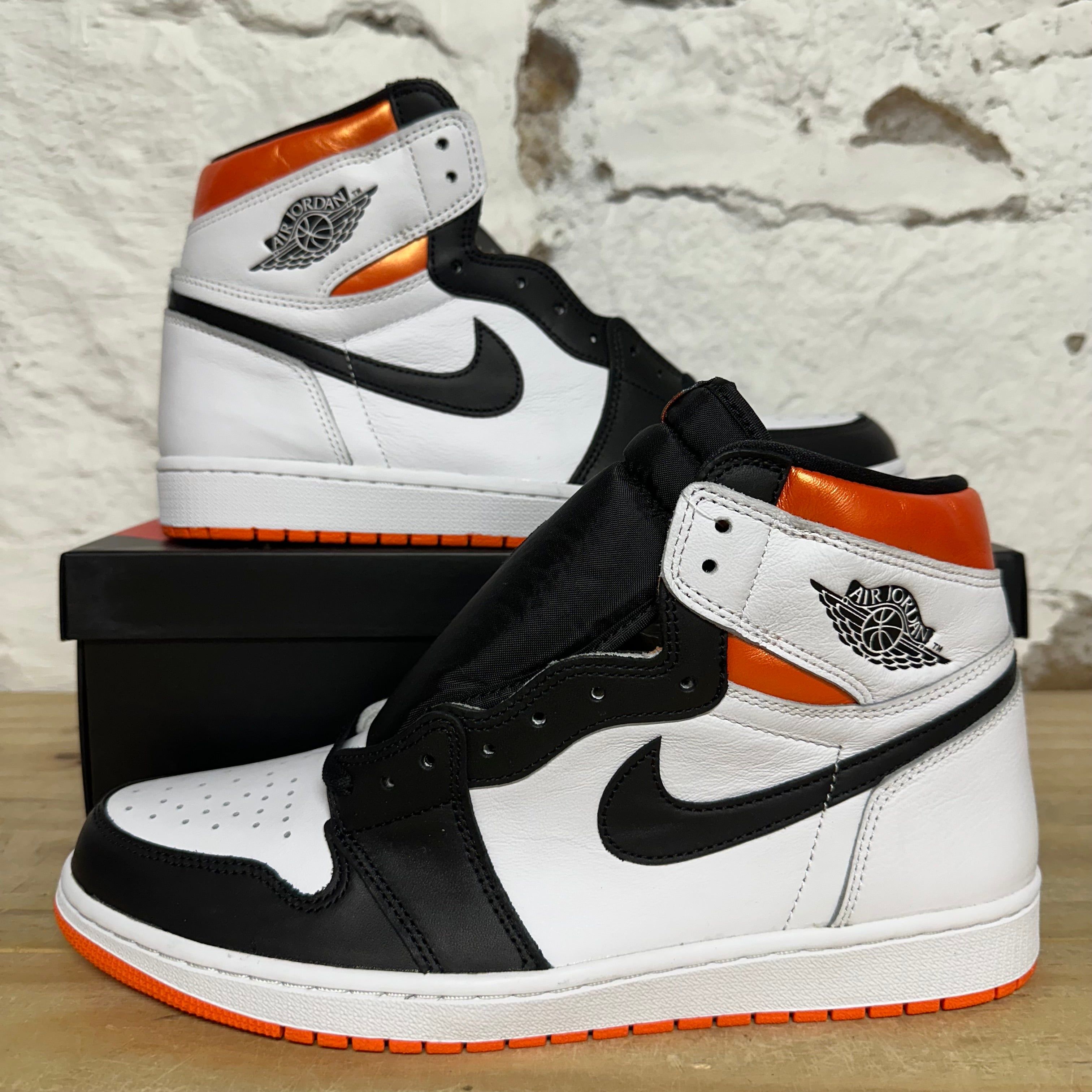 Air Jordan 1 High Electro Orange Sz 12 DS