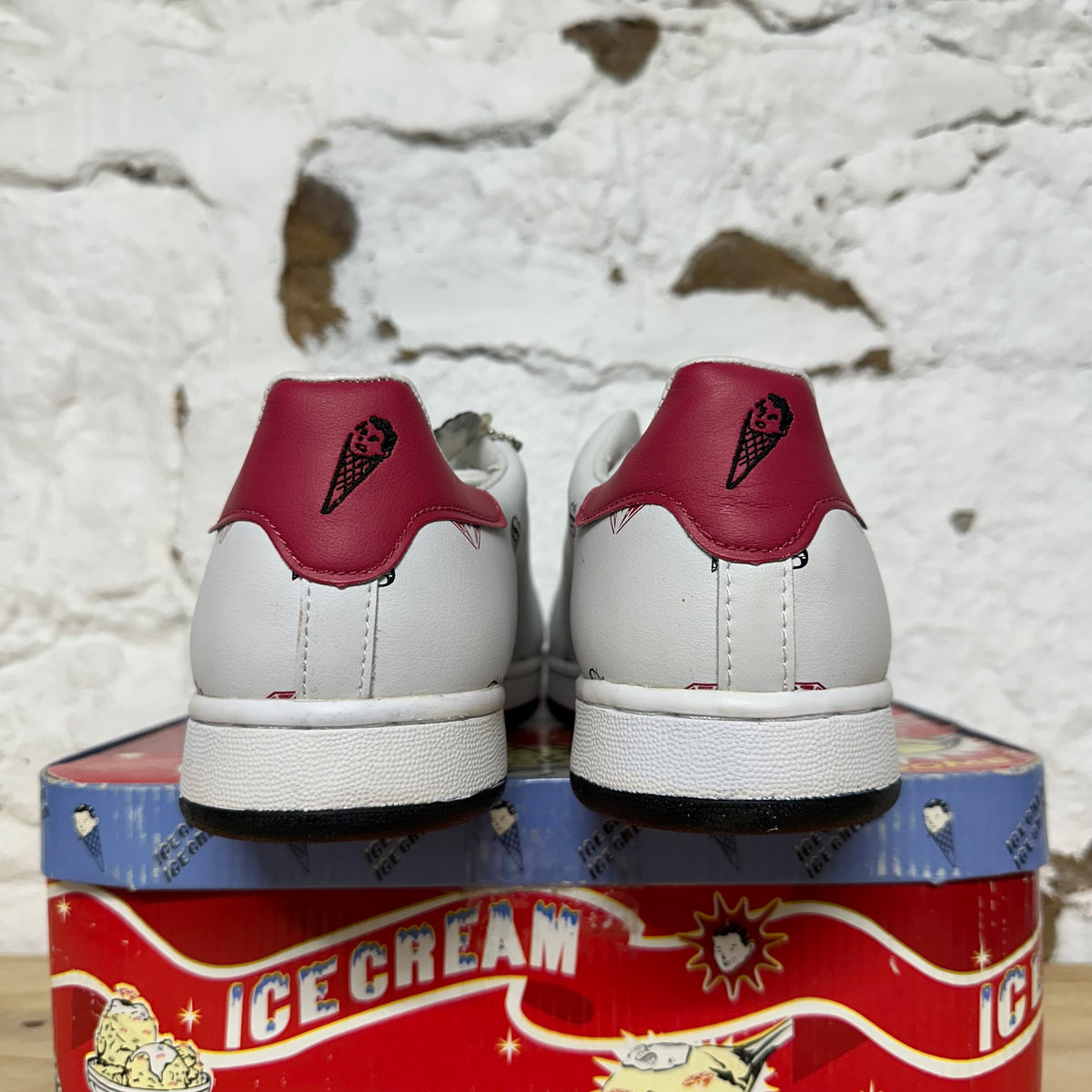 Ice Cream White Low Top Sz 10 DS