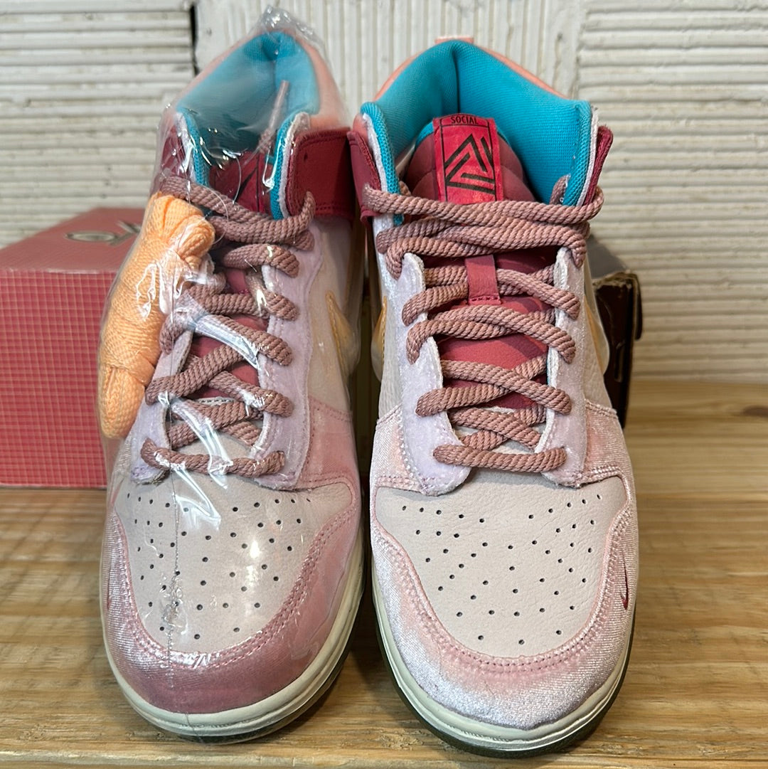 Nike Dunk Mid Social Status Strawberry Milk Sz 10 DS