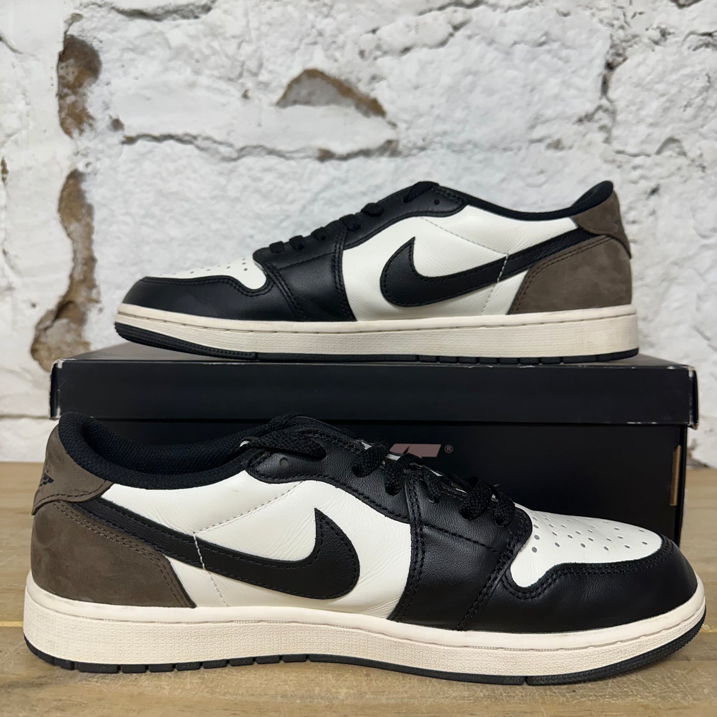 Air Jordan 1 Low Mocha Sz 11