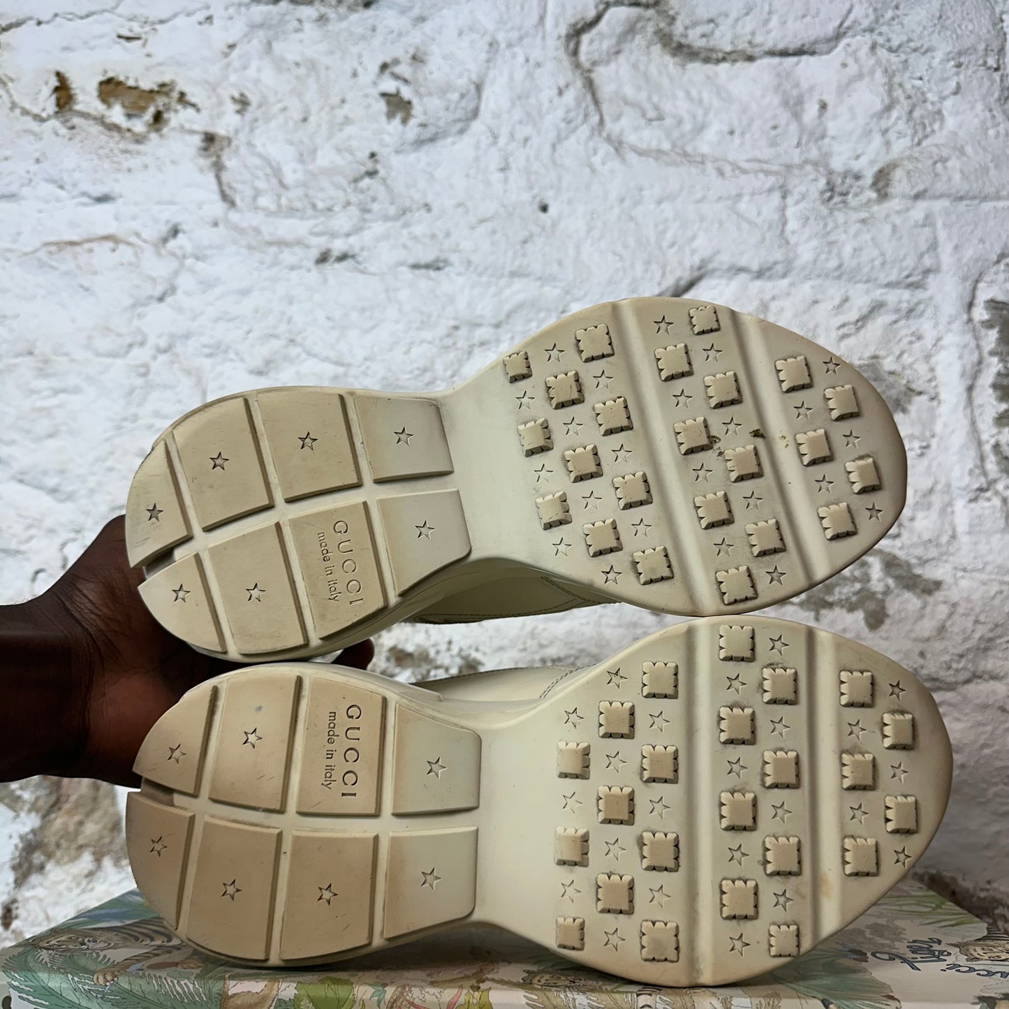 Gucci Rhyton Yellow Spell Tiger Cream Sneaker Sz 6.5