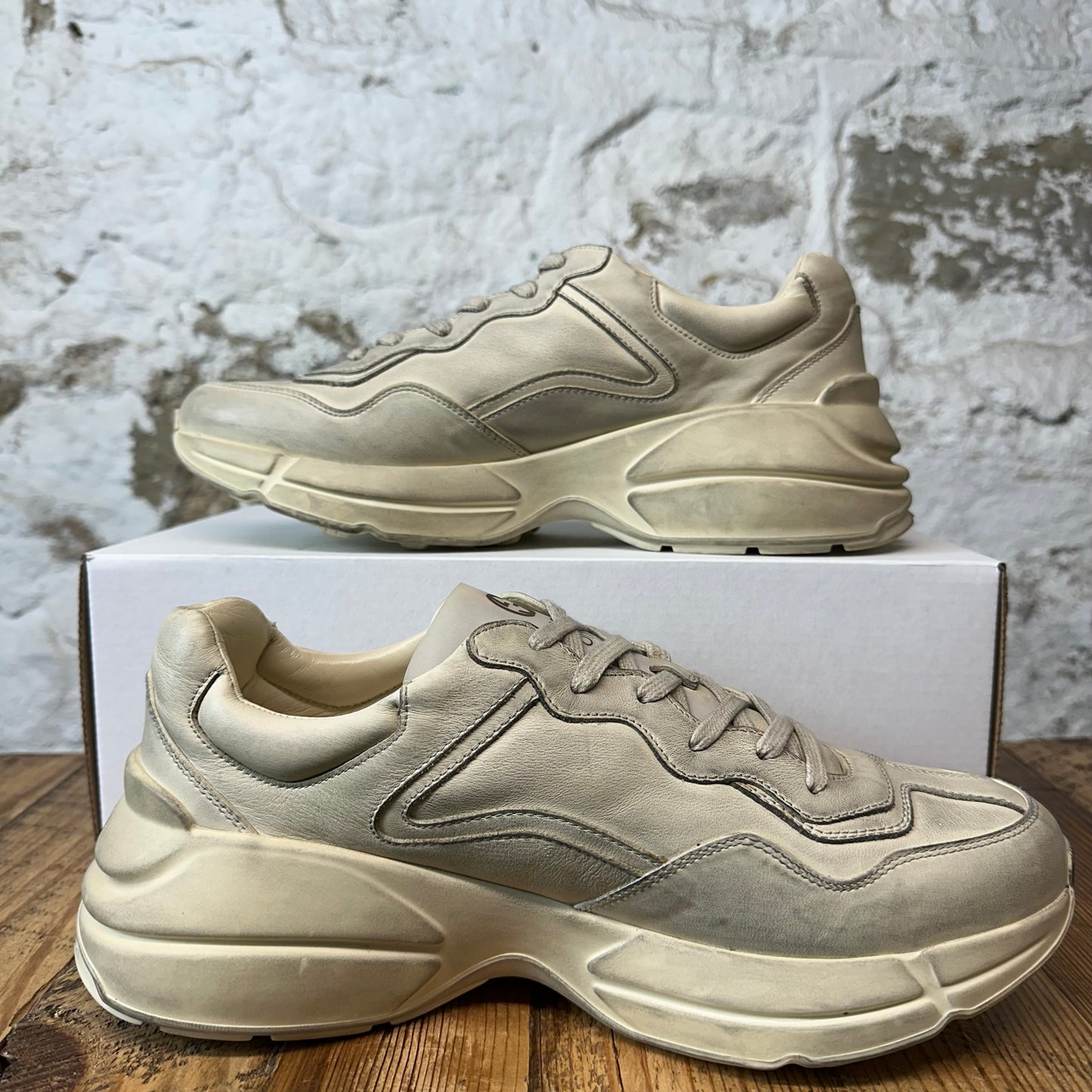Gucci Rhyton Ivory Beige Vintage Sneaker Sz 9