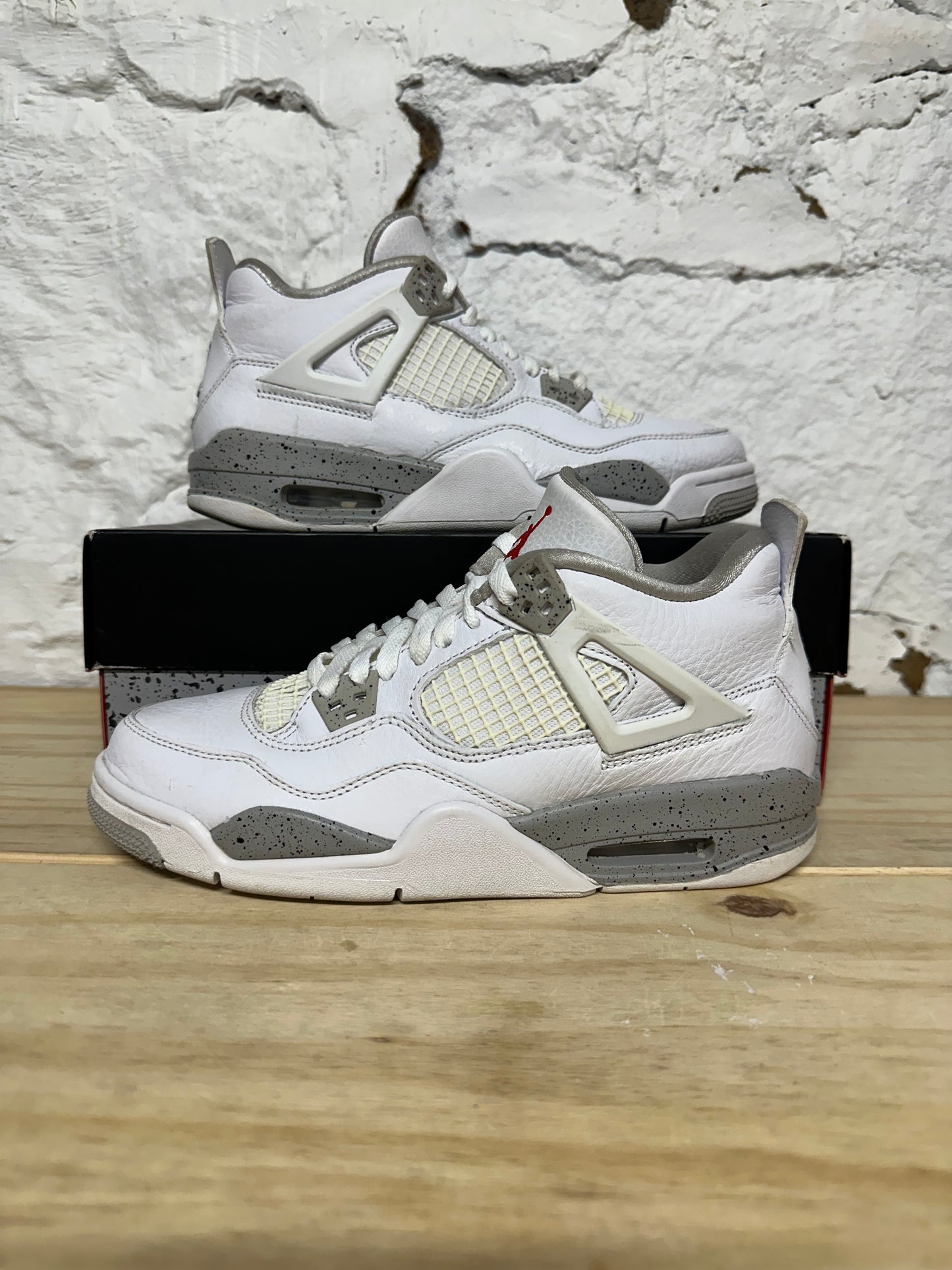 Air Jordan 4 White Oreo Sz 7Y