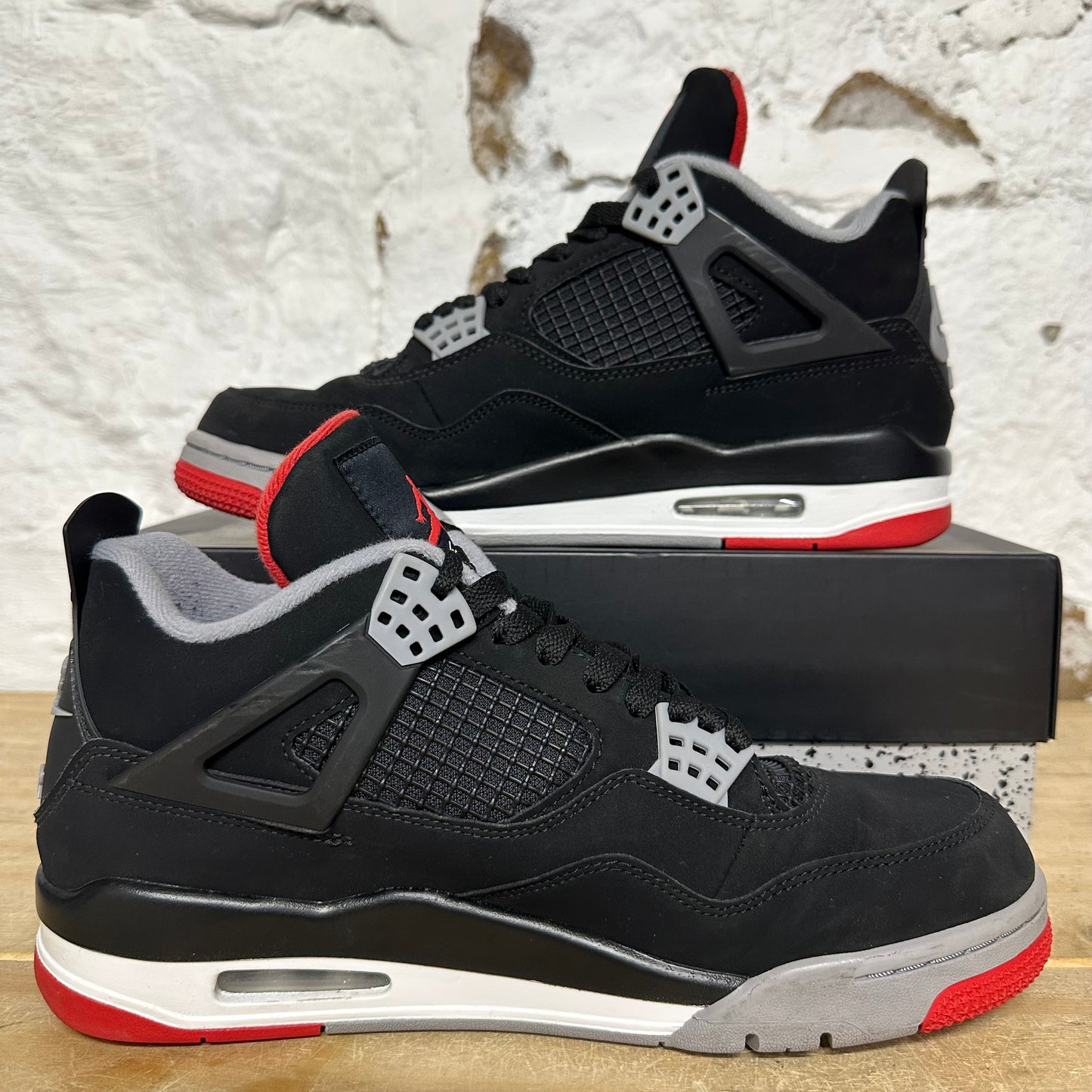 Air Jordan 4 Bred (2019) Sz 9
