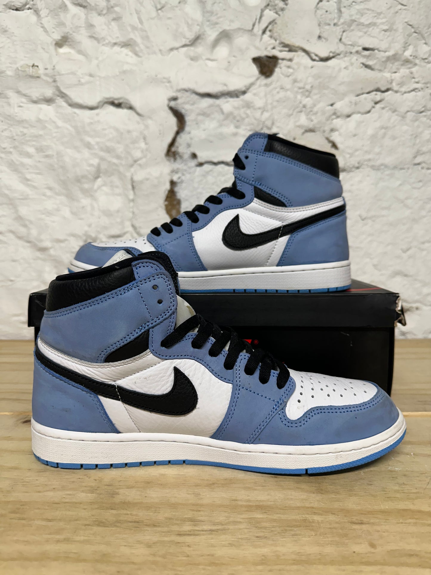 Air Jordan 1 High University Blue Sz 10.5
