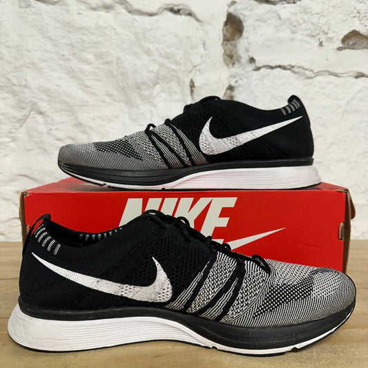 Nike Flyknit Trainer Oreo Sz 10.5