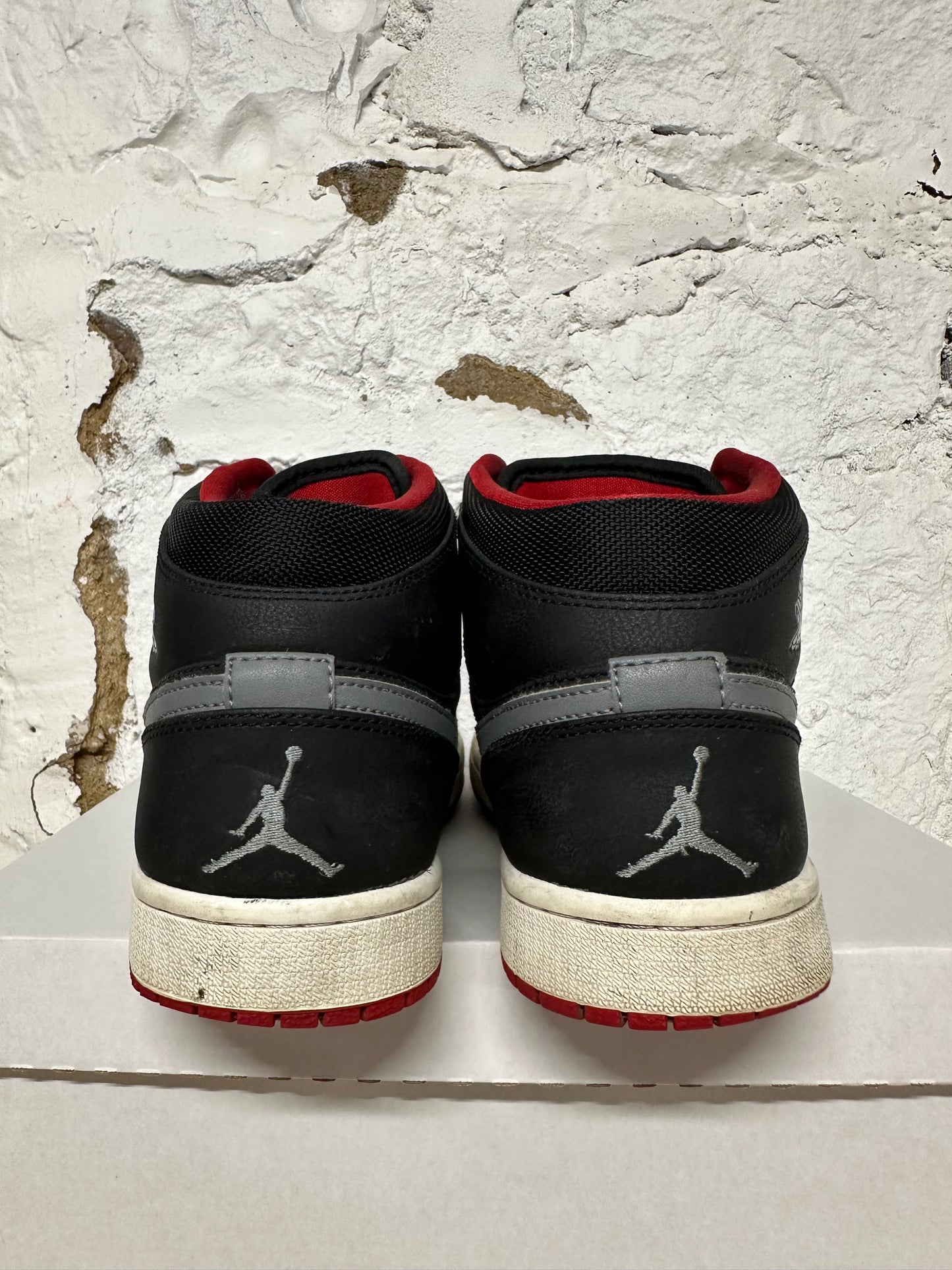 Air Jordan 1 Mid Cool Grey Gym Red Sz 10.5