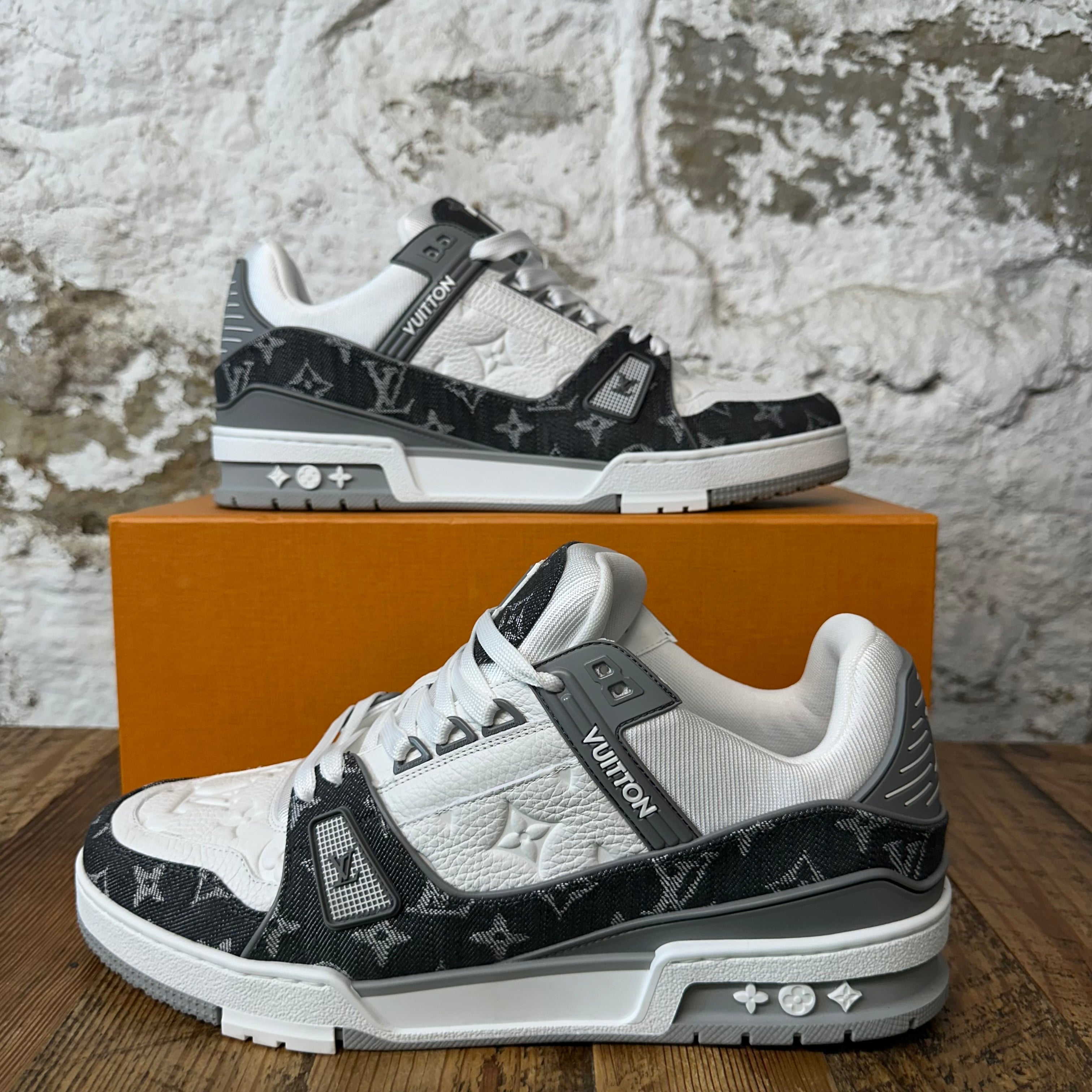 Louis Vuitton Gray Monogram White Trainer Sz 11 (9.5LV)