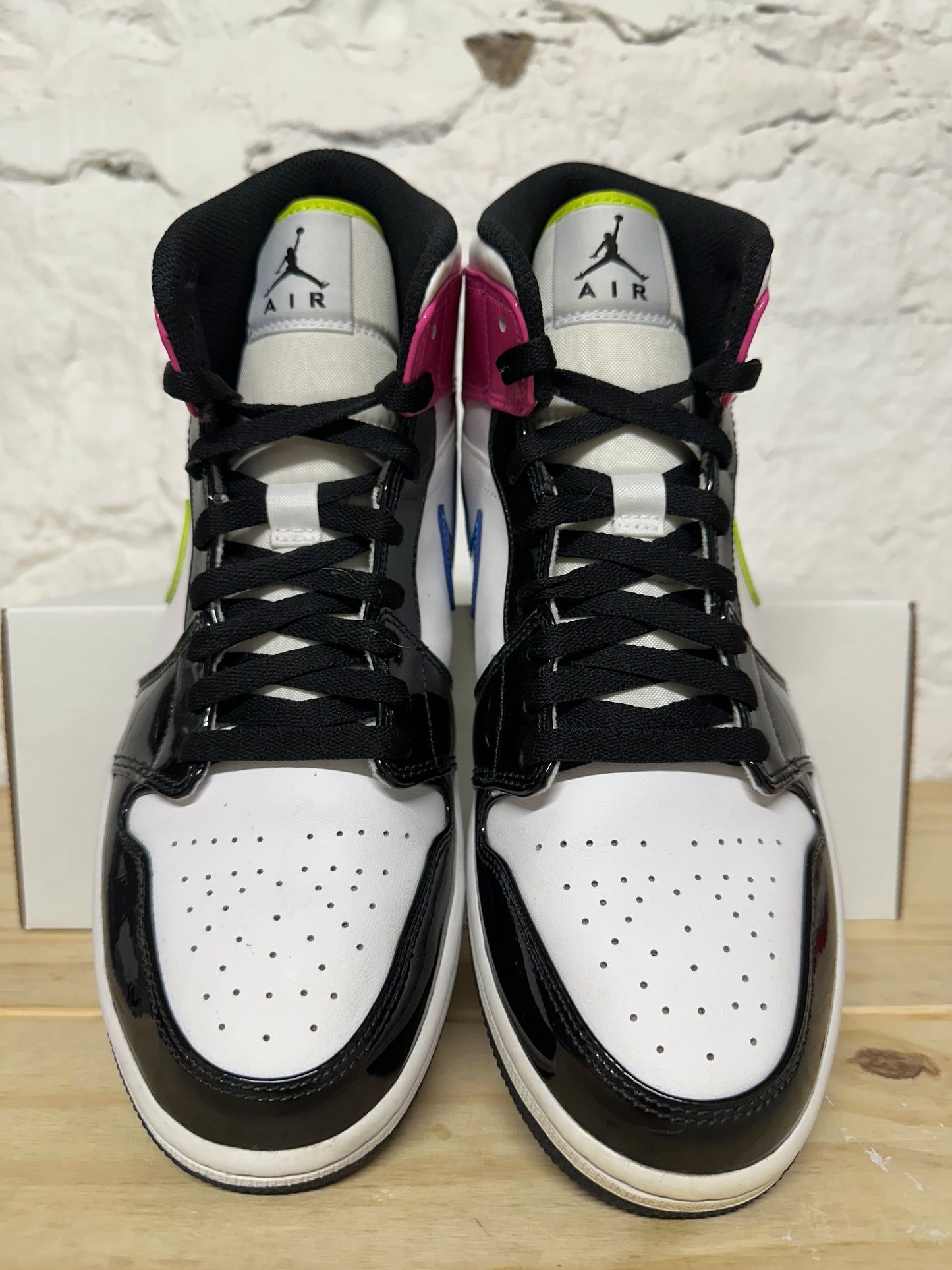 Air Jordan 1 Mid Cyber Active Fuschia Sz 10.5