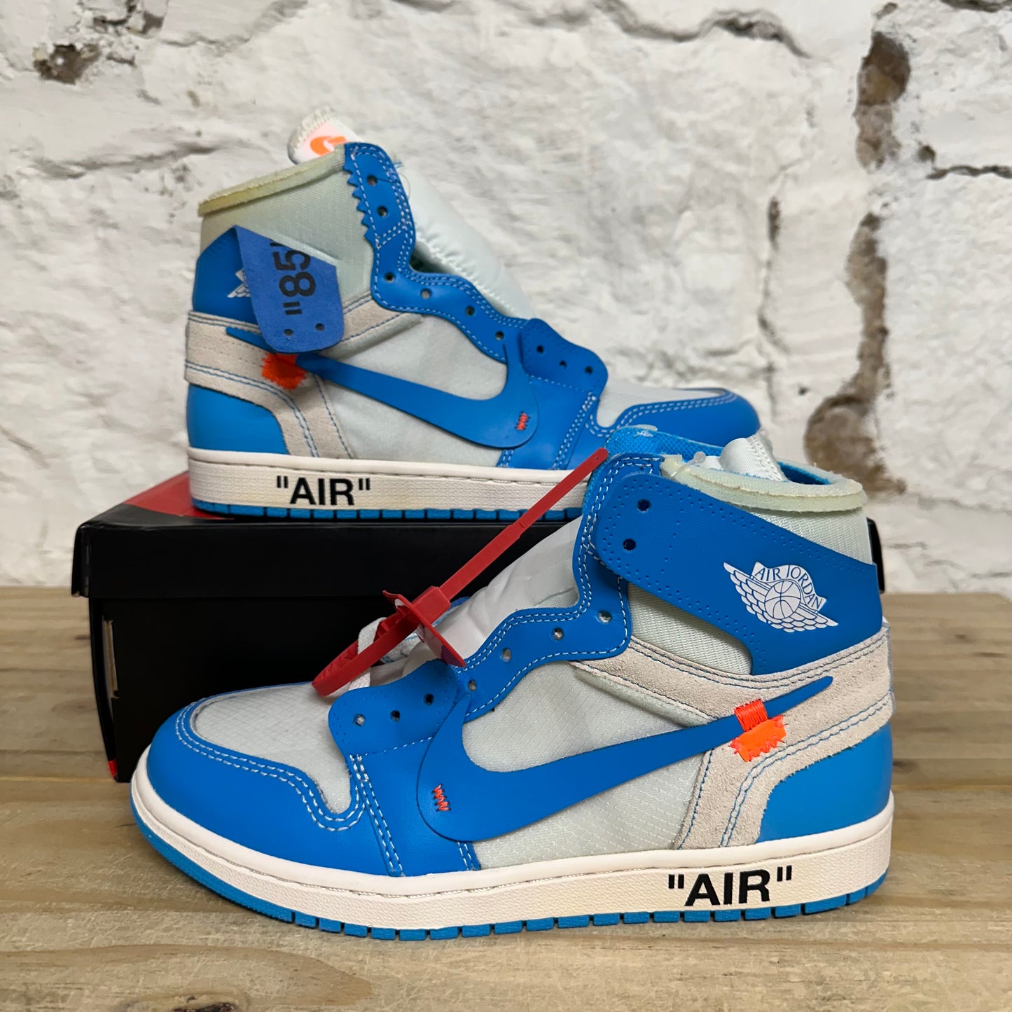 Air Jordan 1 High Off-White University Blue Sz 8 DS