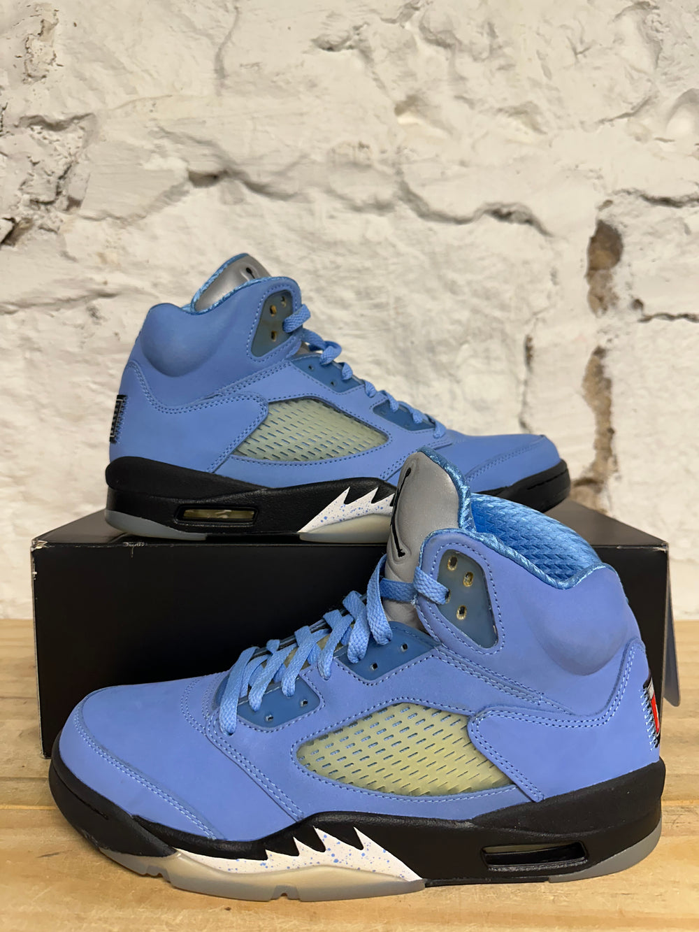 Air Jordan 5 UNC University Blue Sz 9.5