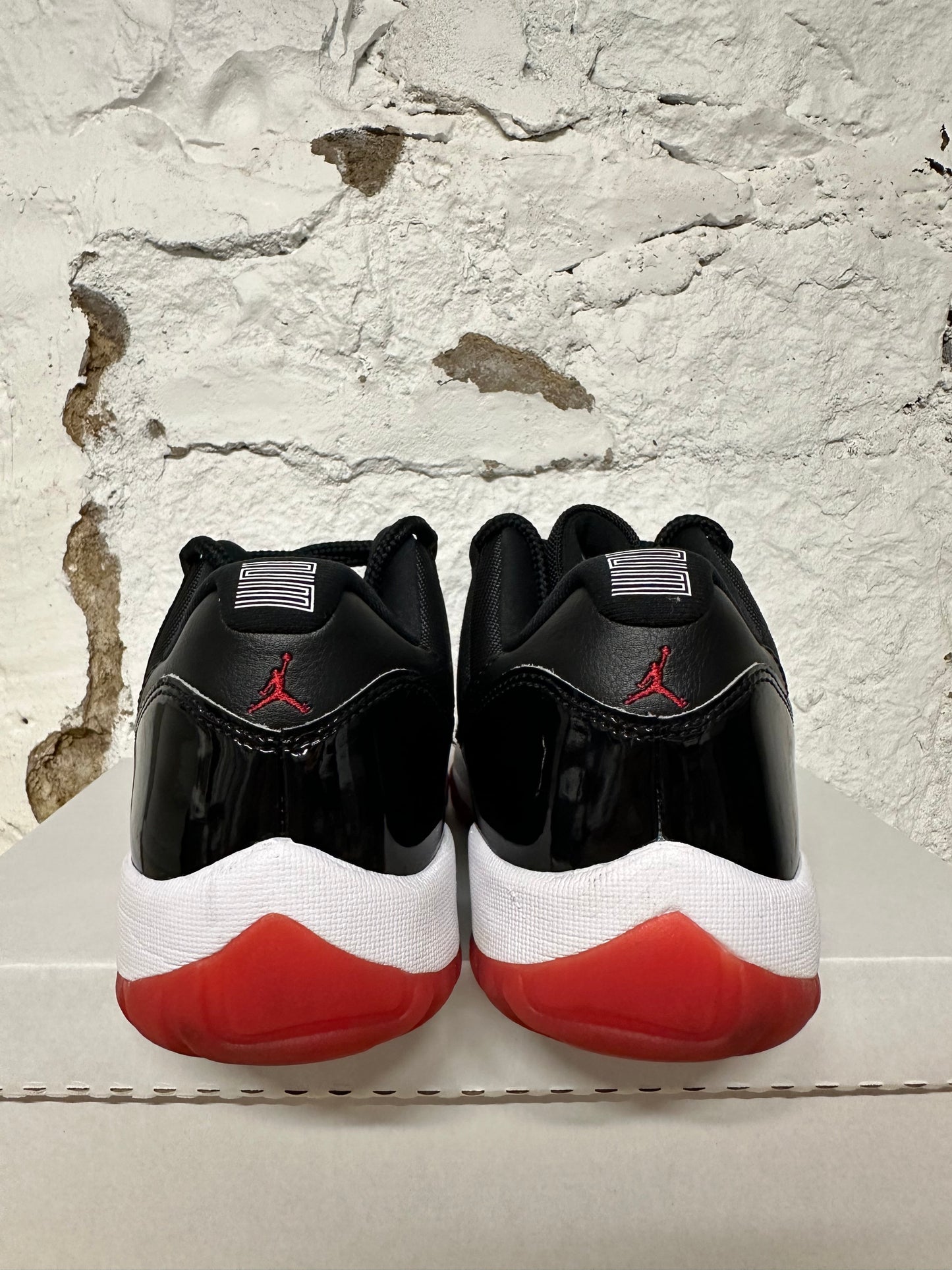 Air Jordan 11 Low Bred Sz 10.5