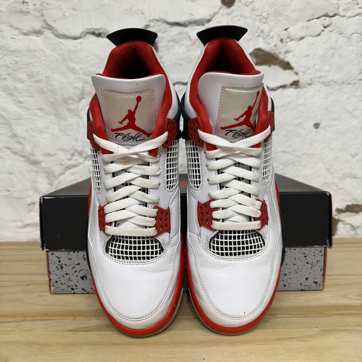 Air Jordan 4 Fire Red (2020) Sz 9