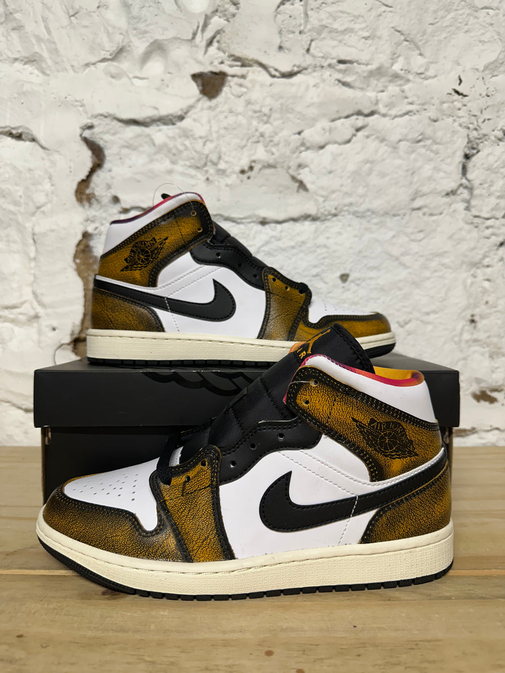 Air Jordan 1 Mid Orange Tear Away Sz 7 DS