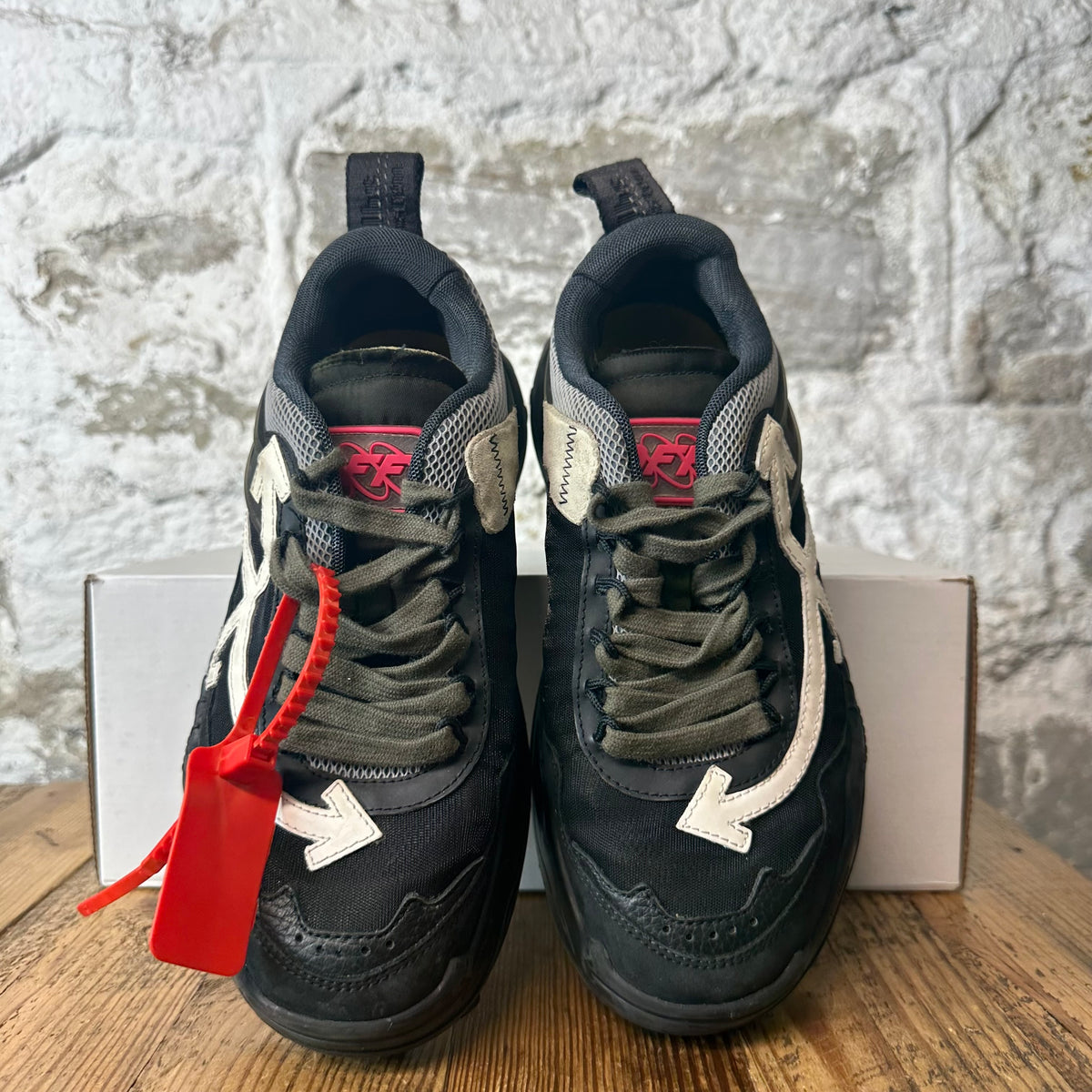 Off-White ODSY 1000 White Black Sneaker Sz 6.5 (39)