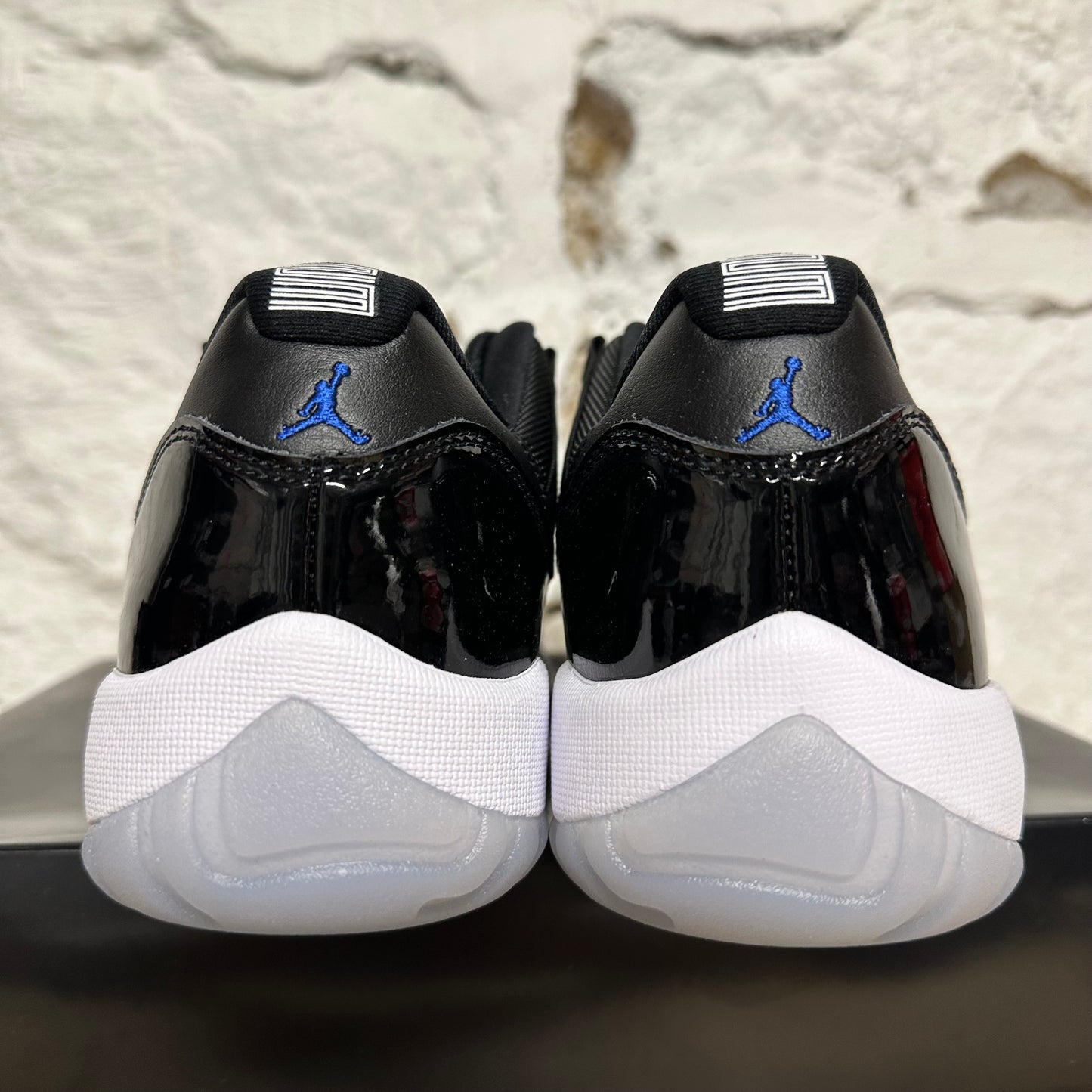 Air Jordan 11 Low Space Jam Sz 9 DS