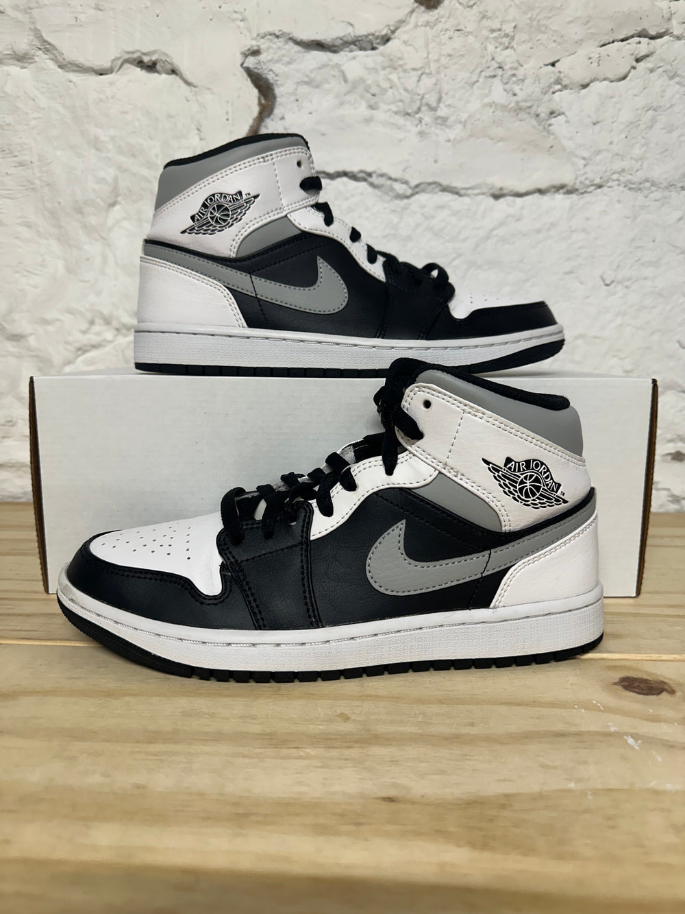 Air Jordan 1 Mid White Shadow Sz 7.5
