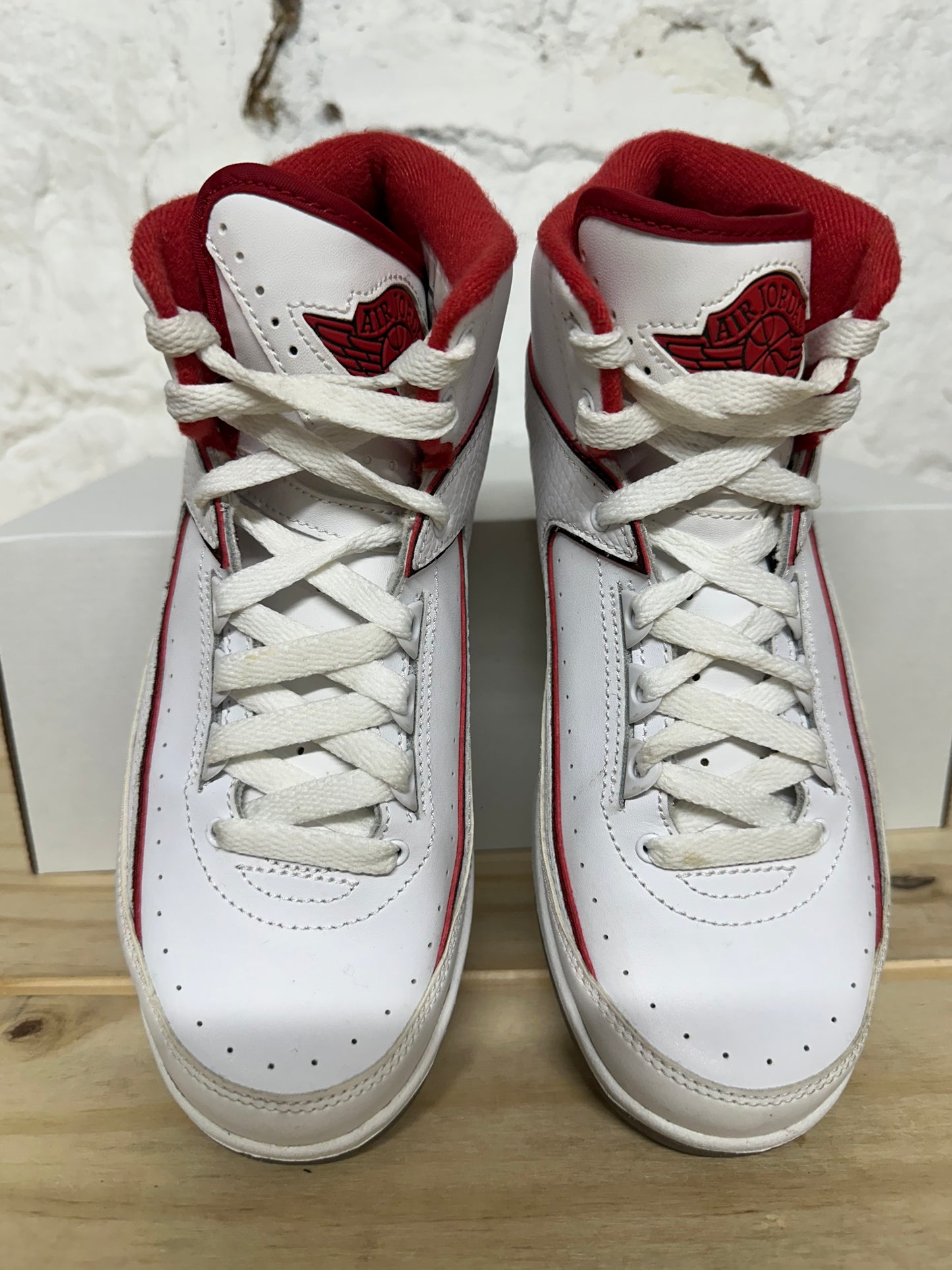 Air Jordan 2 White Varsity Sz 5Y