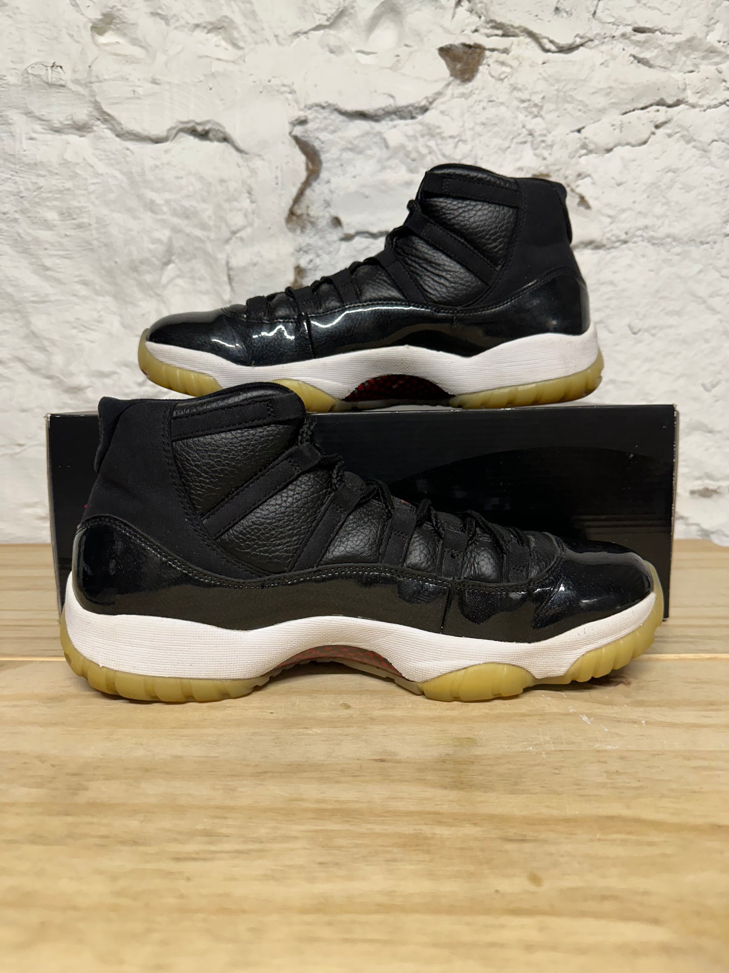 Air Jordan 11 High 72-10 Sz 10.5
