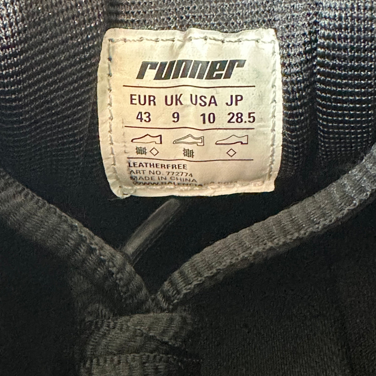 Balenciaga Runner Triple Black Matte Sneaker Sz 10 (43)