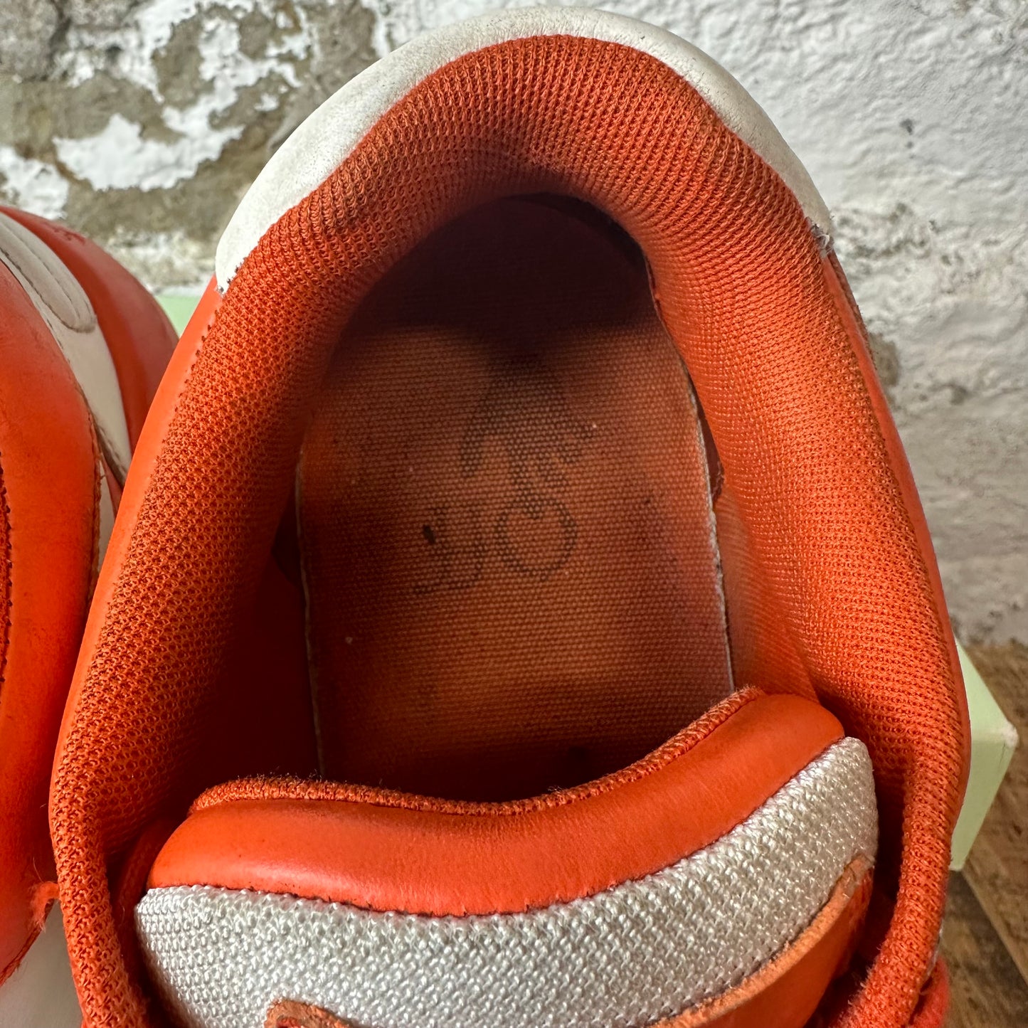 Off-White Orange White Out of Office Sz 9 (42)