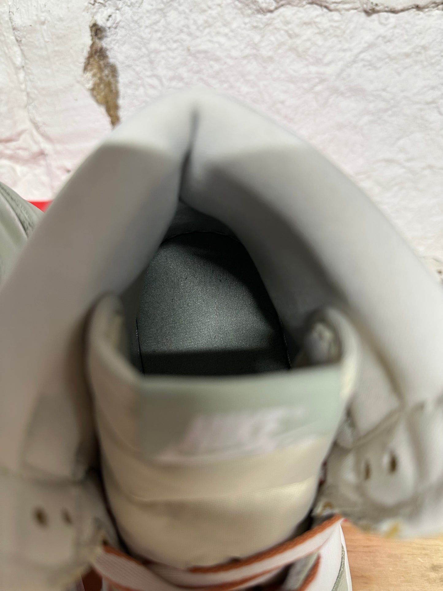 Air Jordan 1 High Seafoam Sz 9.5 (11W)