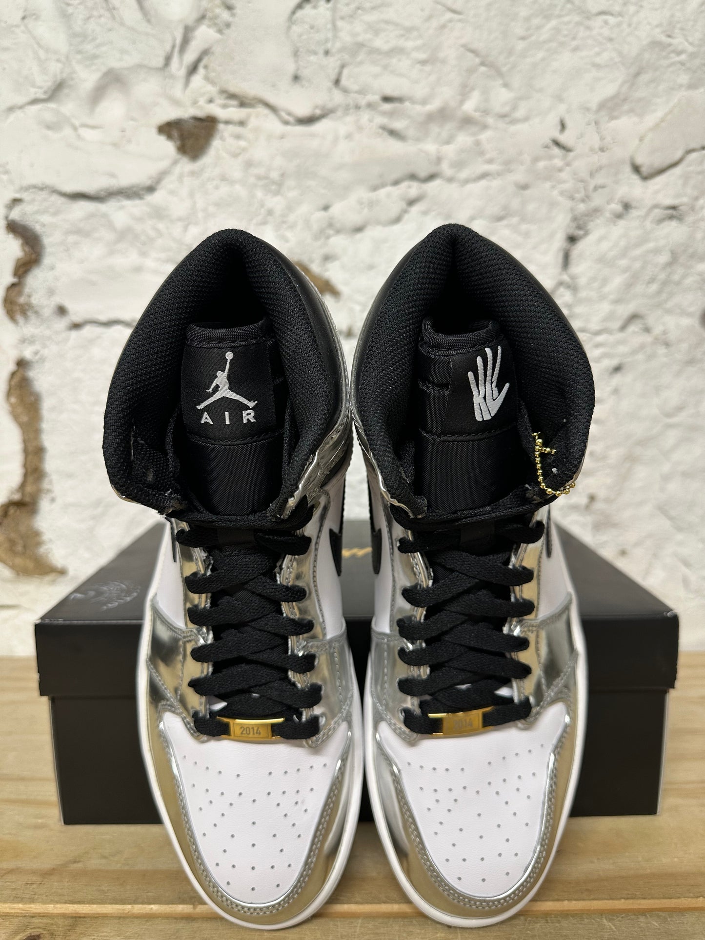 Air Jordan 1 High Kawhi Pass The Torch Sz 10.5 DS