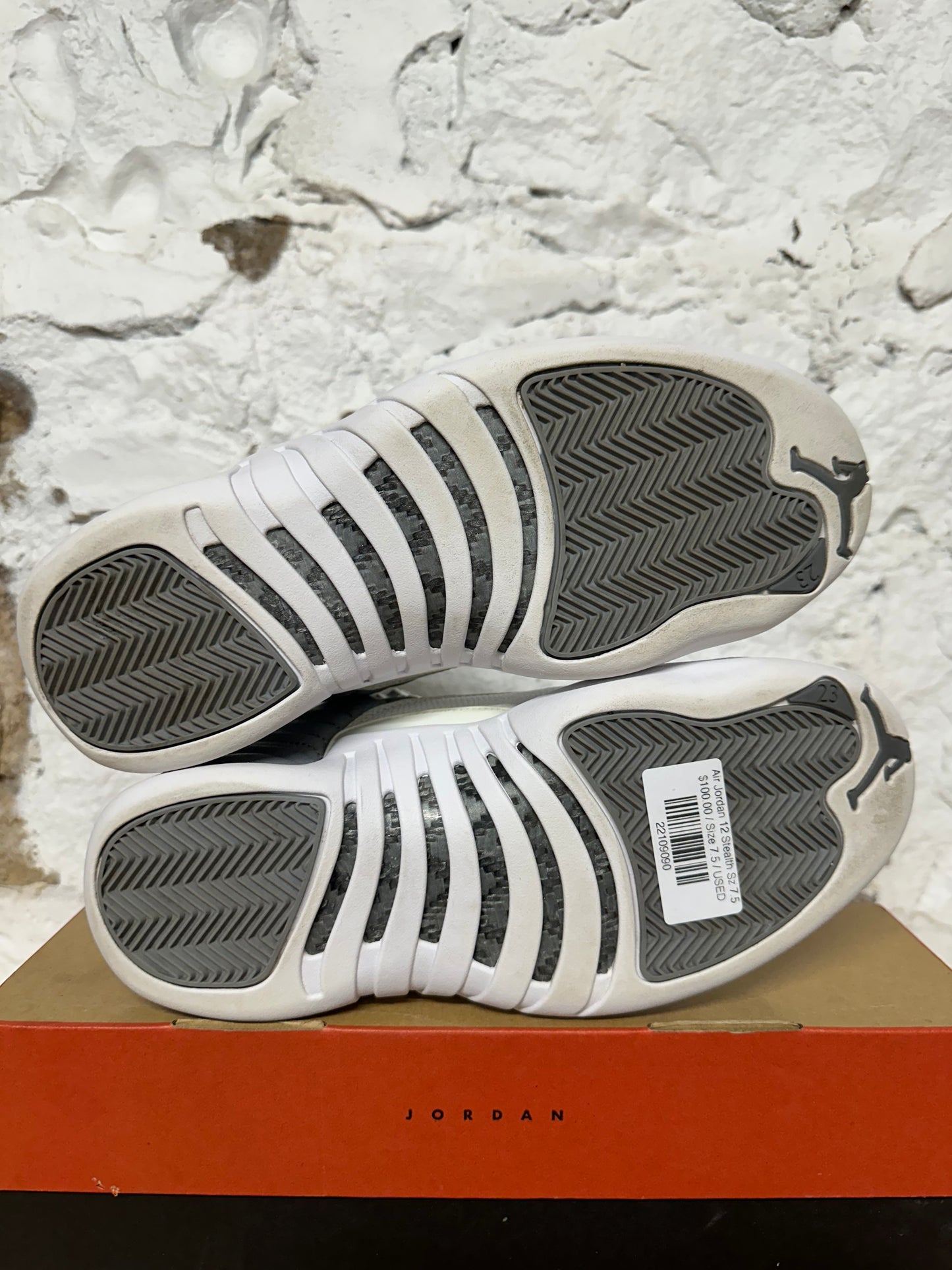 Air Jordan 12 Stealth Sz 7.5