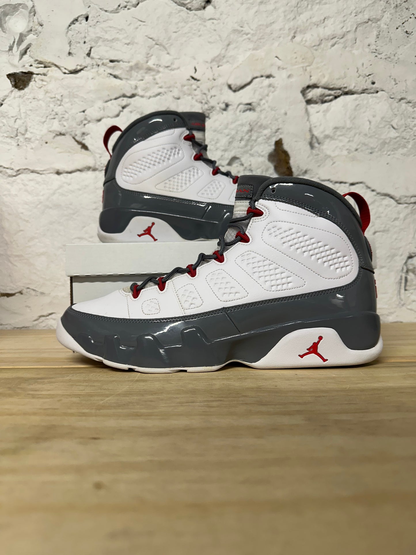 Air Jordan 9 Fire Red Sz 13