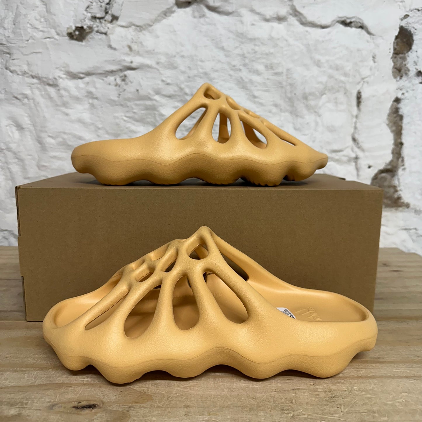 Yeezy 450 Slide Cream Sz 9 DS