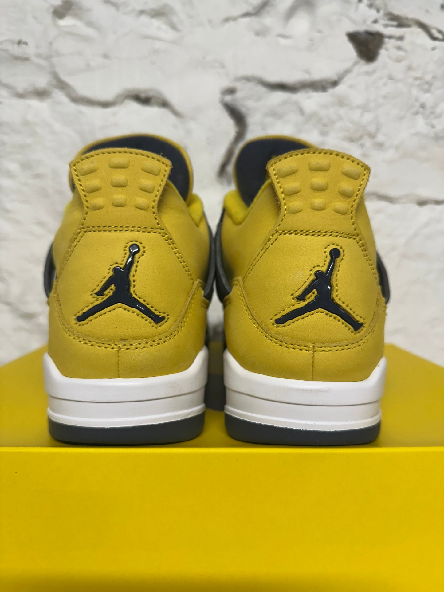 Air Jordan 4 Lightning Sz 9.5