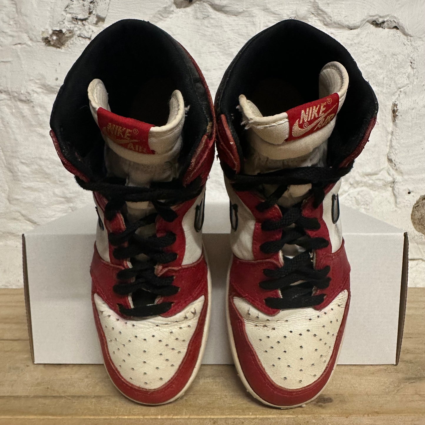 Air Jordan 1 High Chicago (1985) Sz 8.5