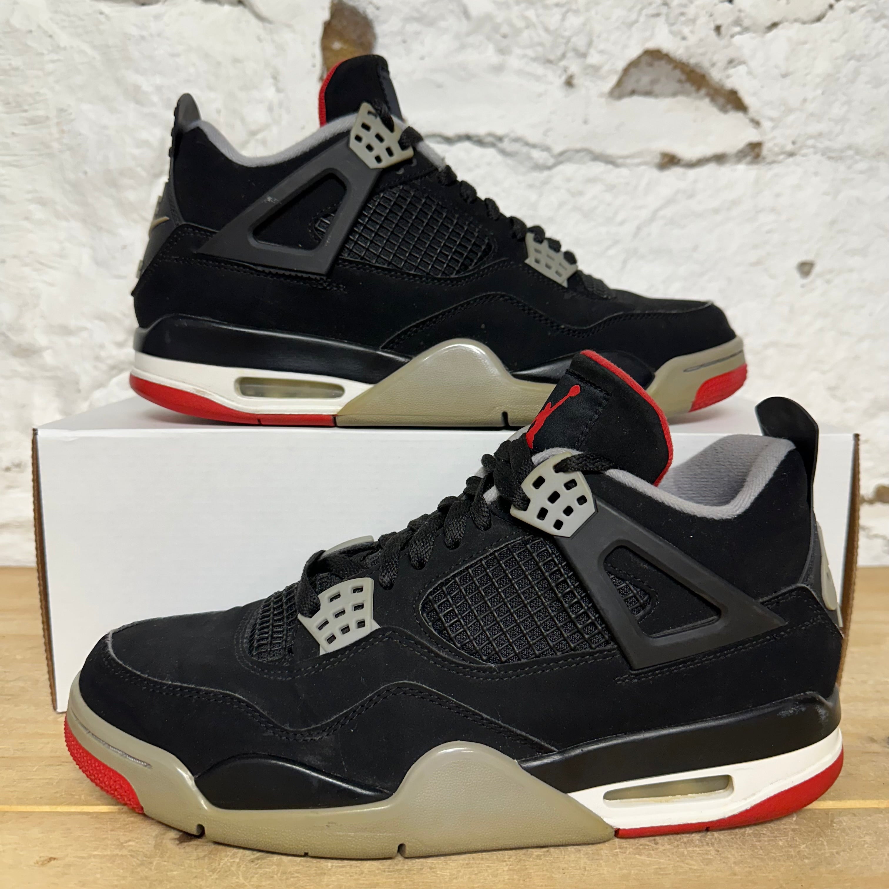 Air Jordan 4 Bred (2019) Sz 9.5