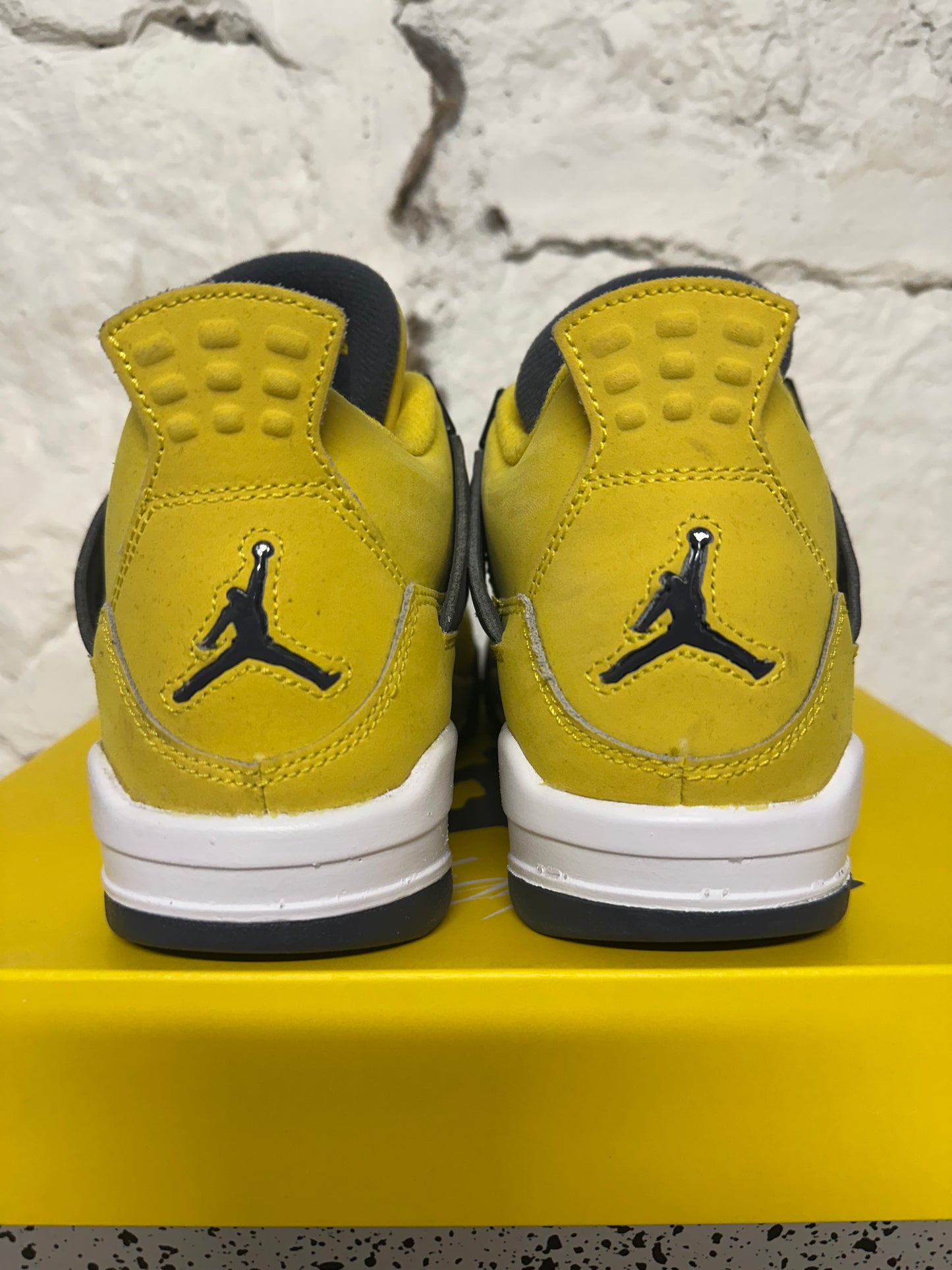 Air Jordan 4 Lightning Sz 4.5Y