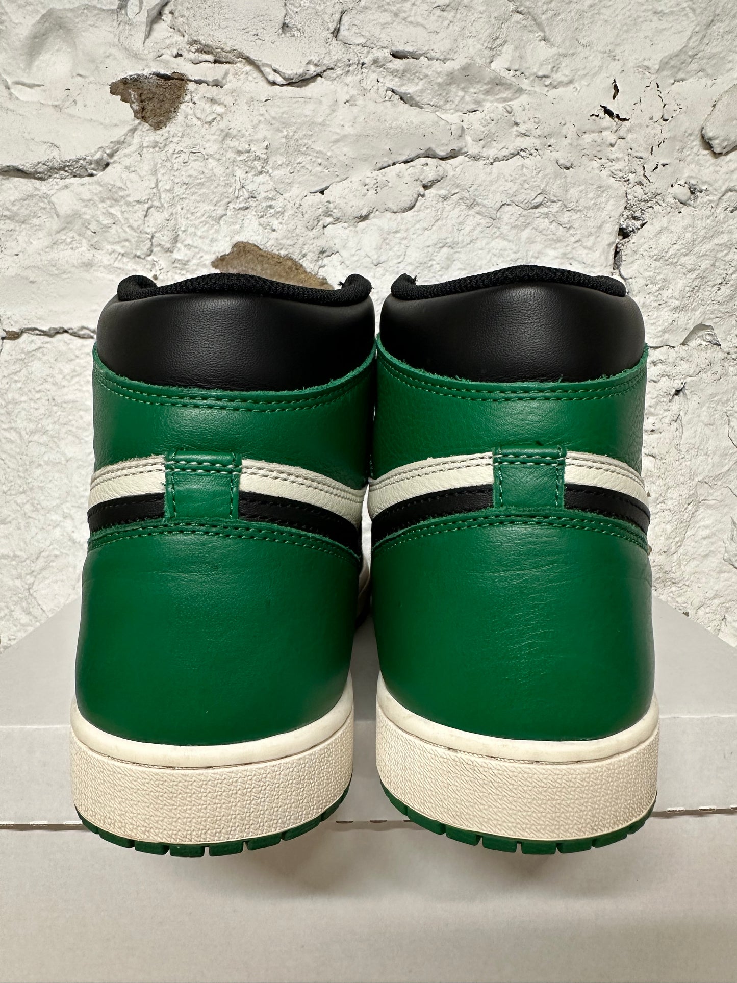Air Jordan 1 High Pine Green Sz 13
