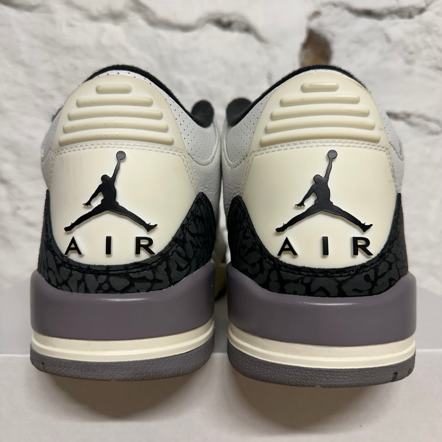 Air Jordan 3 Cement Grey Sz 9