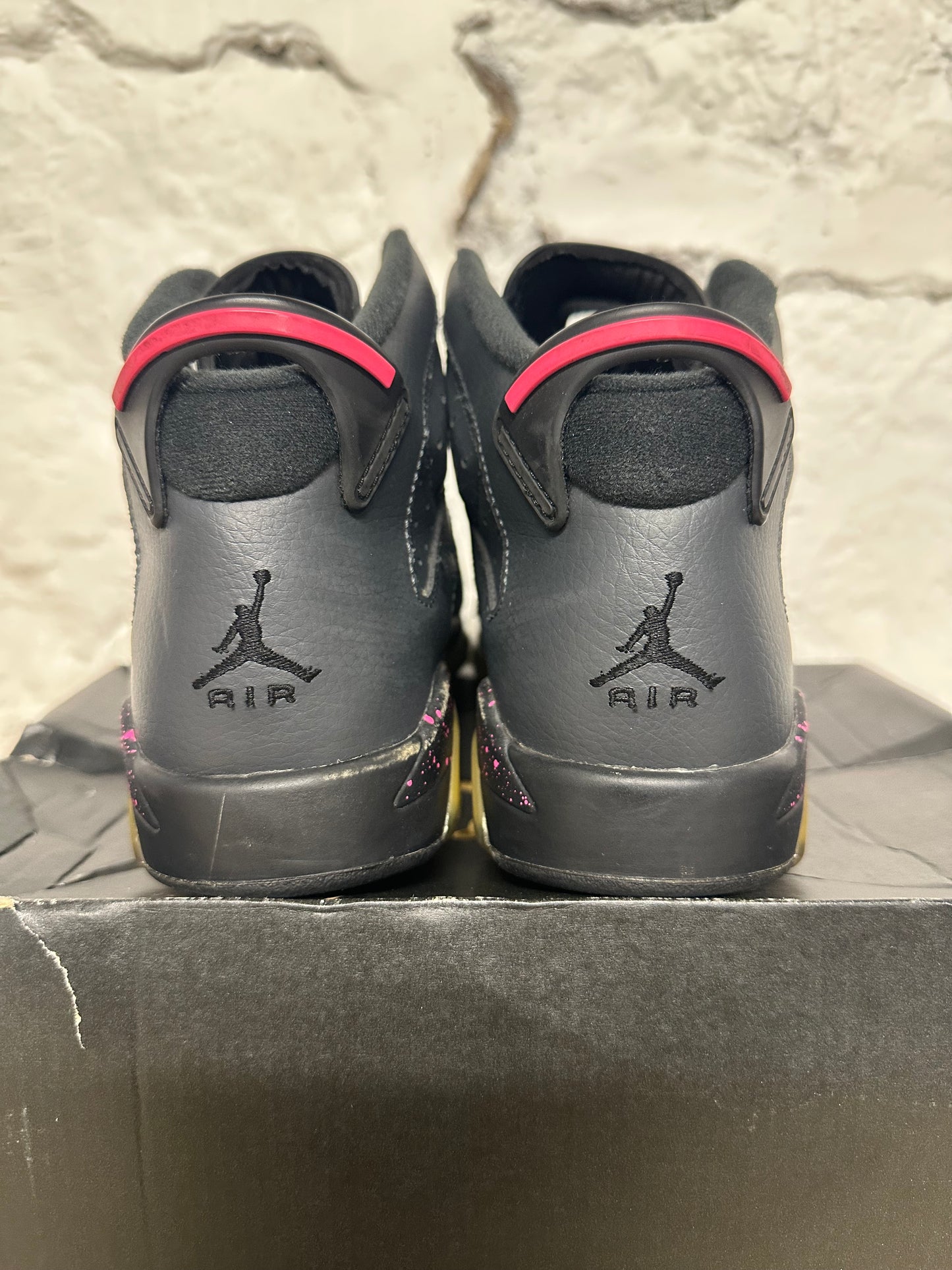 Air Jordan 6 Hyper Pink Sz 6.5Y