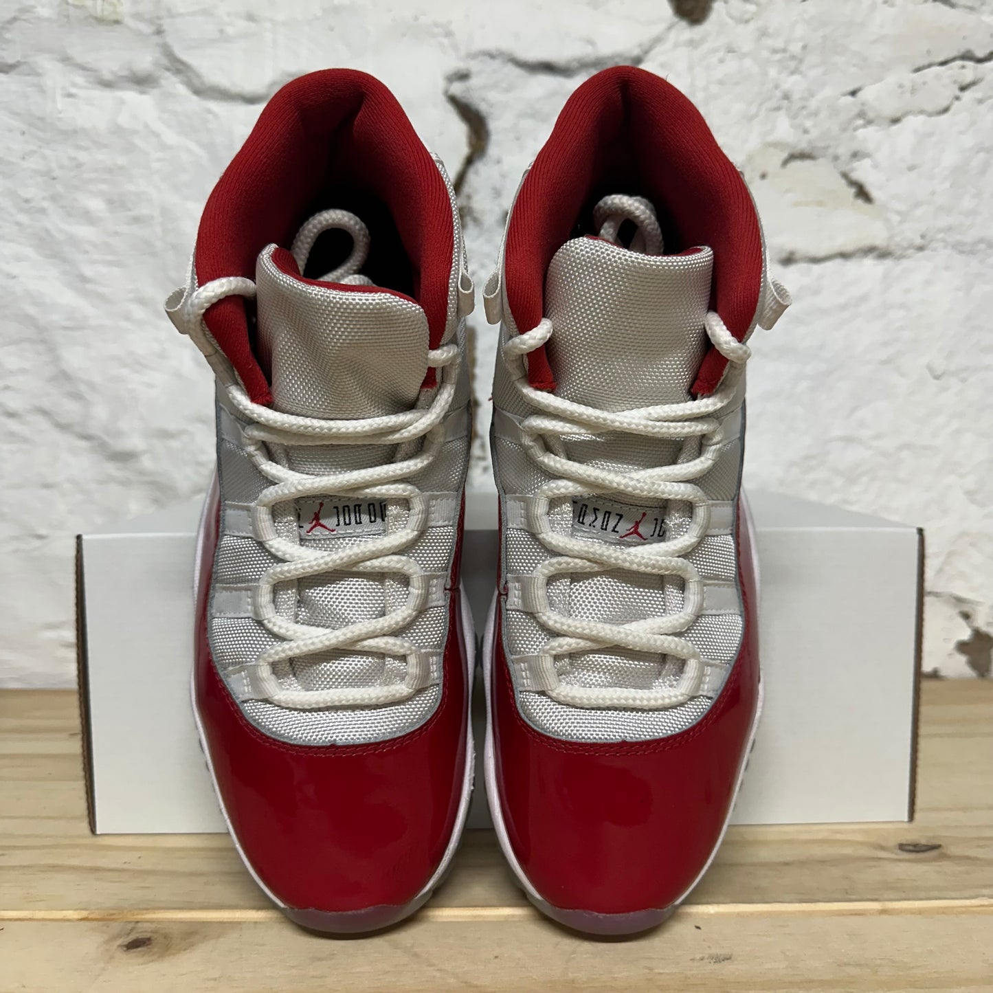 Air Jordan 11 High Cherry Sz 8